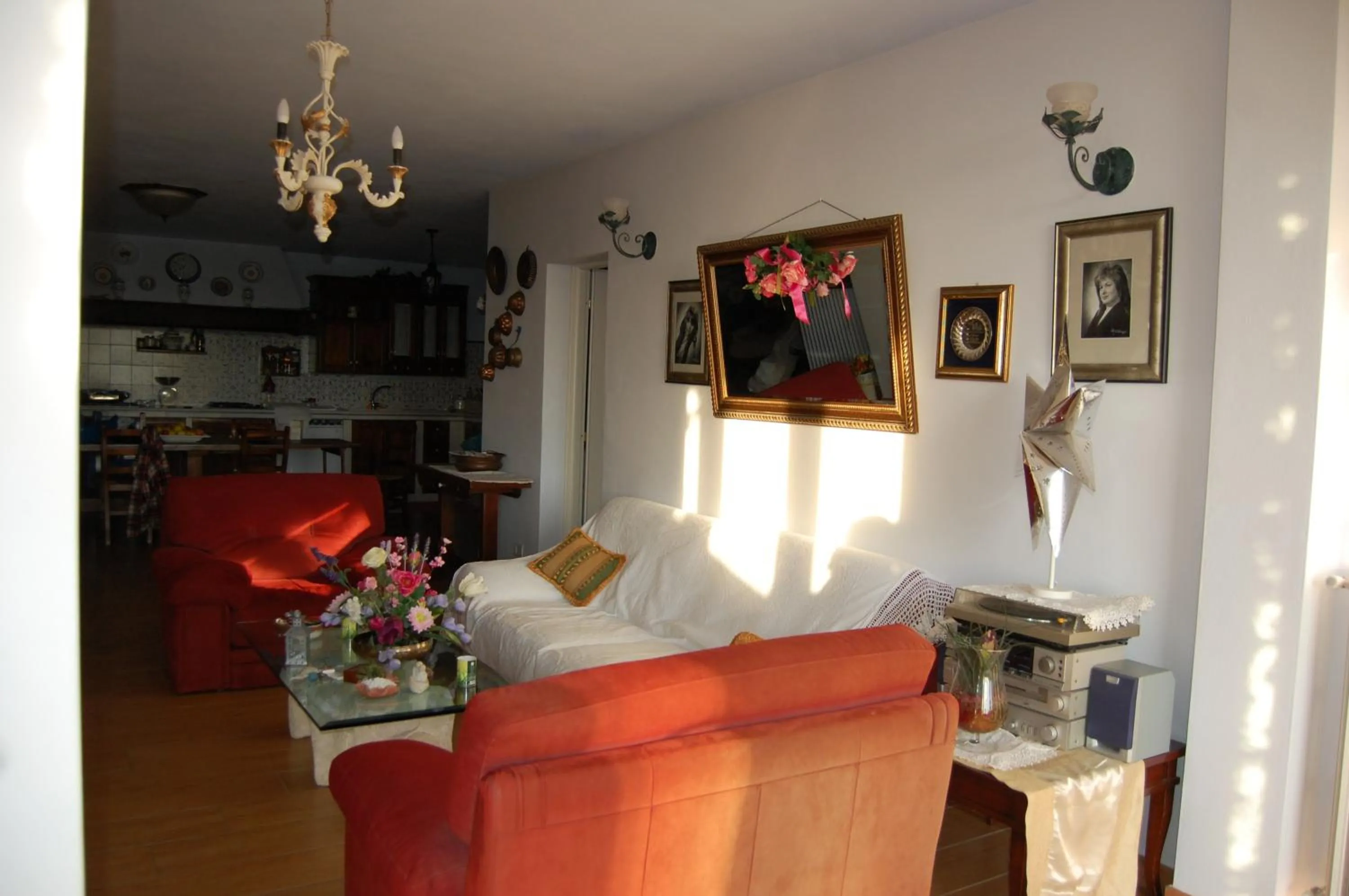 Communal lounge/ TV room in Villa Lucrezia