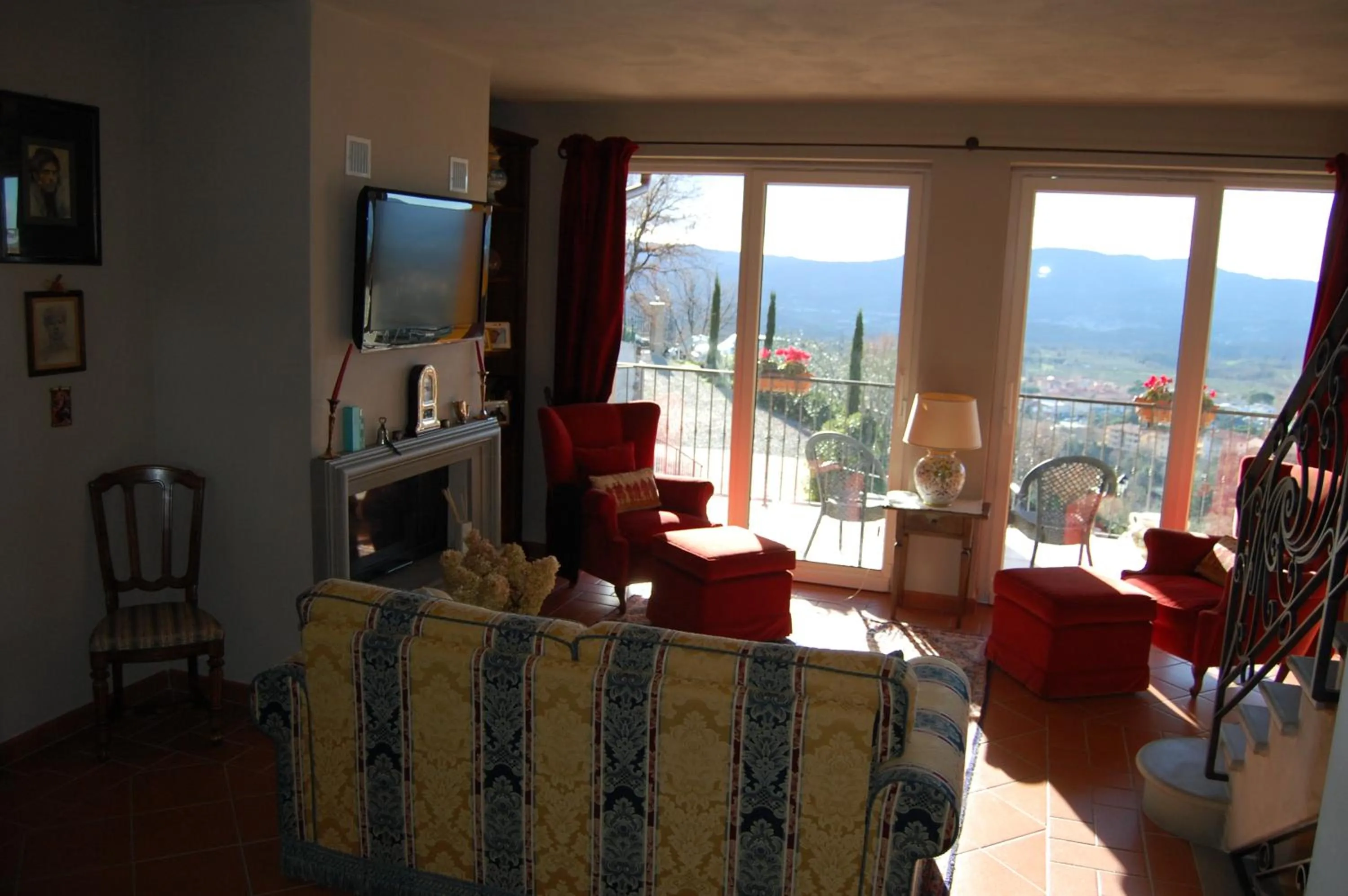 Communal lounge/ TV room in Villa Lucrezia