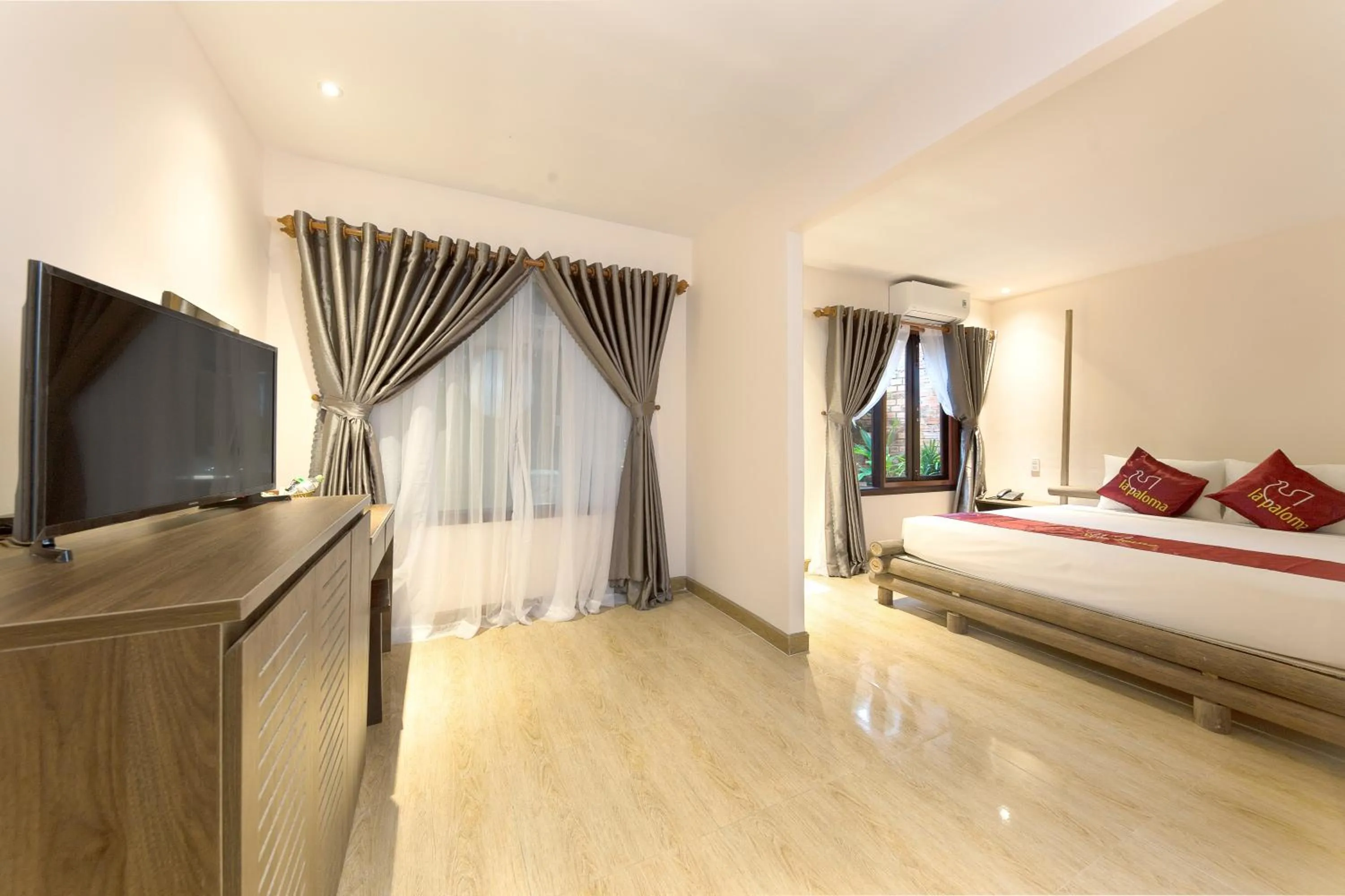 Bed in La Paloma Resort