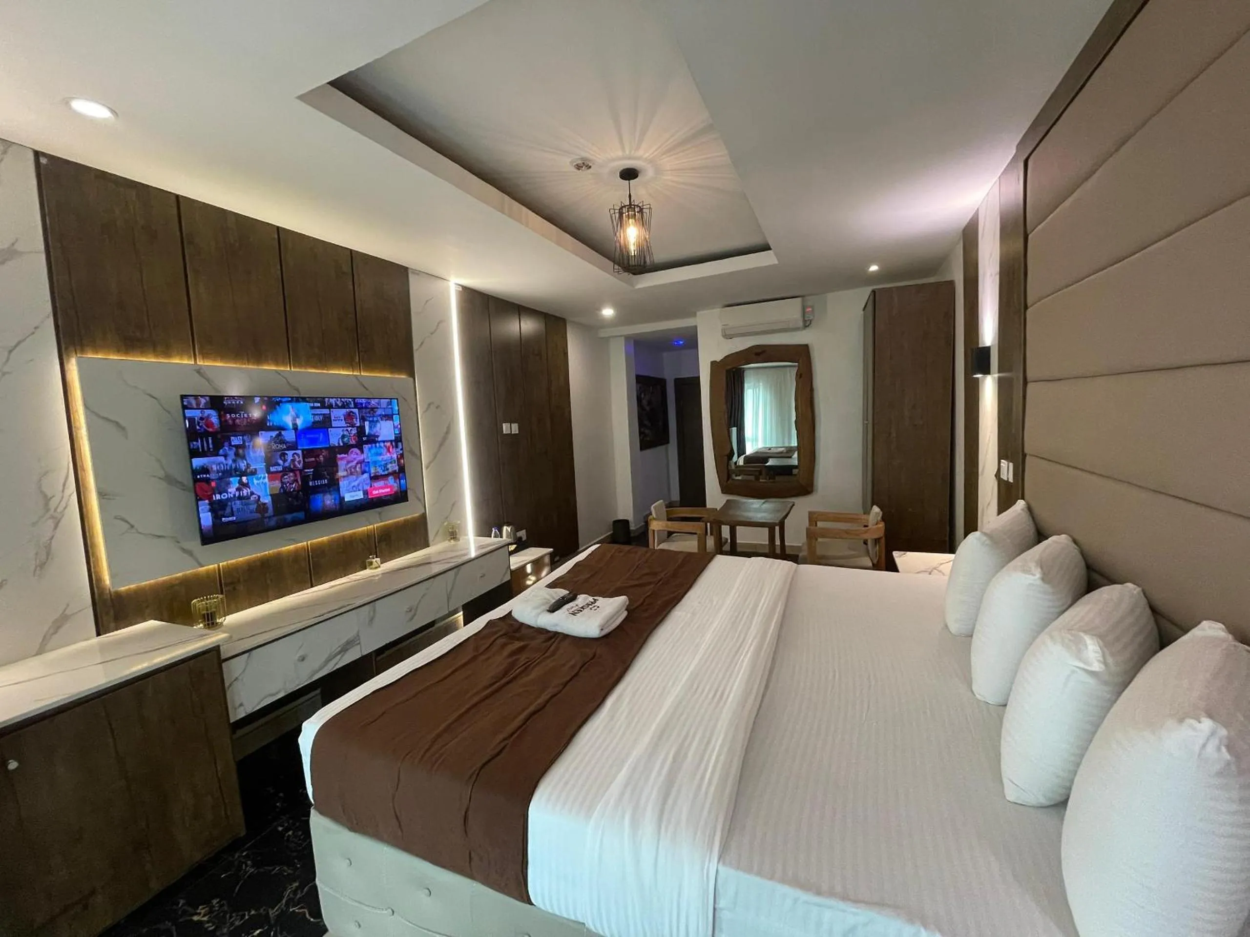 Bed in Presken Hotel International Airport Road, Ikeja
