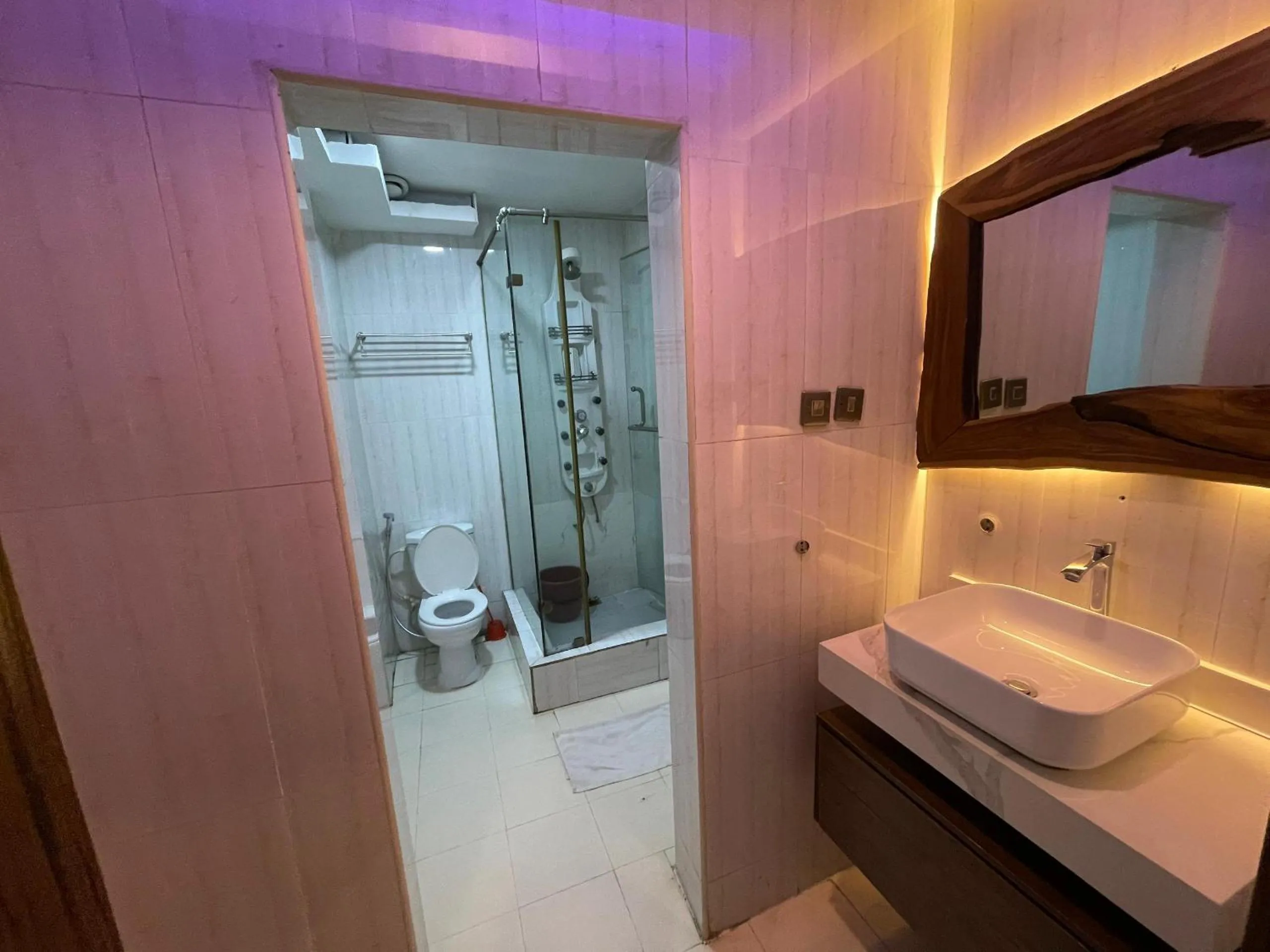 Shower in Presken Hotel International Airport Road, Ikeja