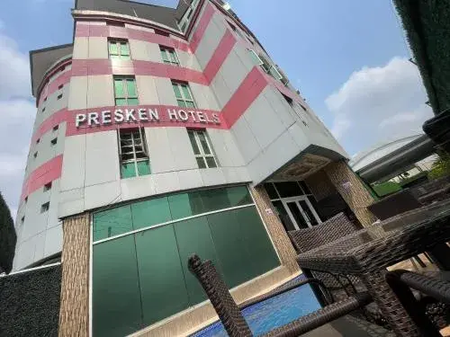 Presken Hotel International Airport Road, Ikeja Presken Hotel International Airport Road, Ikeja