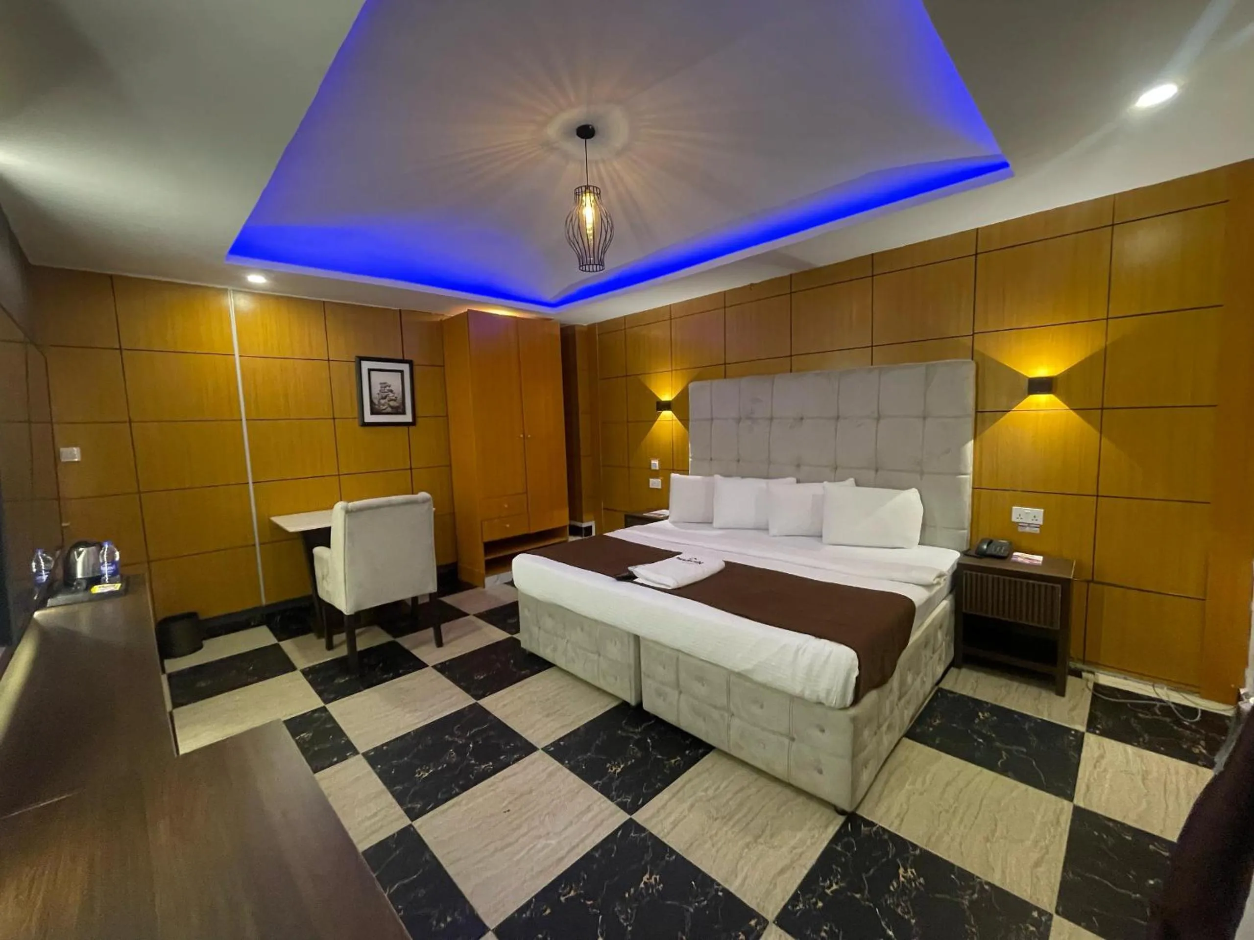 Bedroom, Bed in Presken Hotel International Airport Road, Ikeja