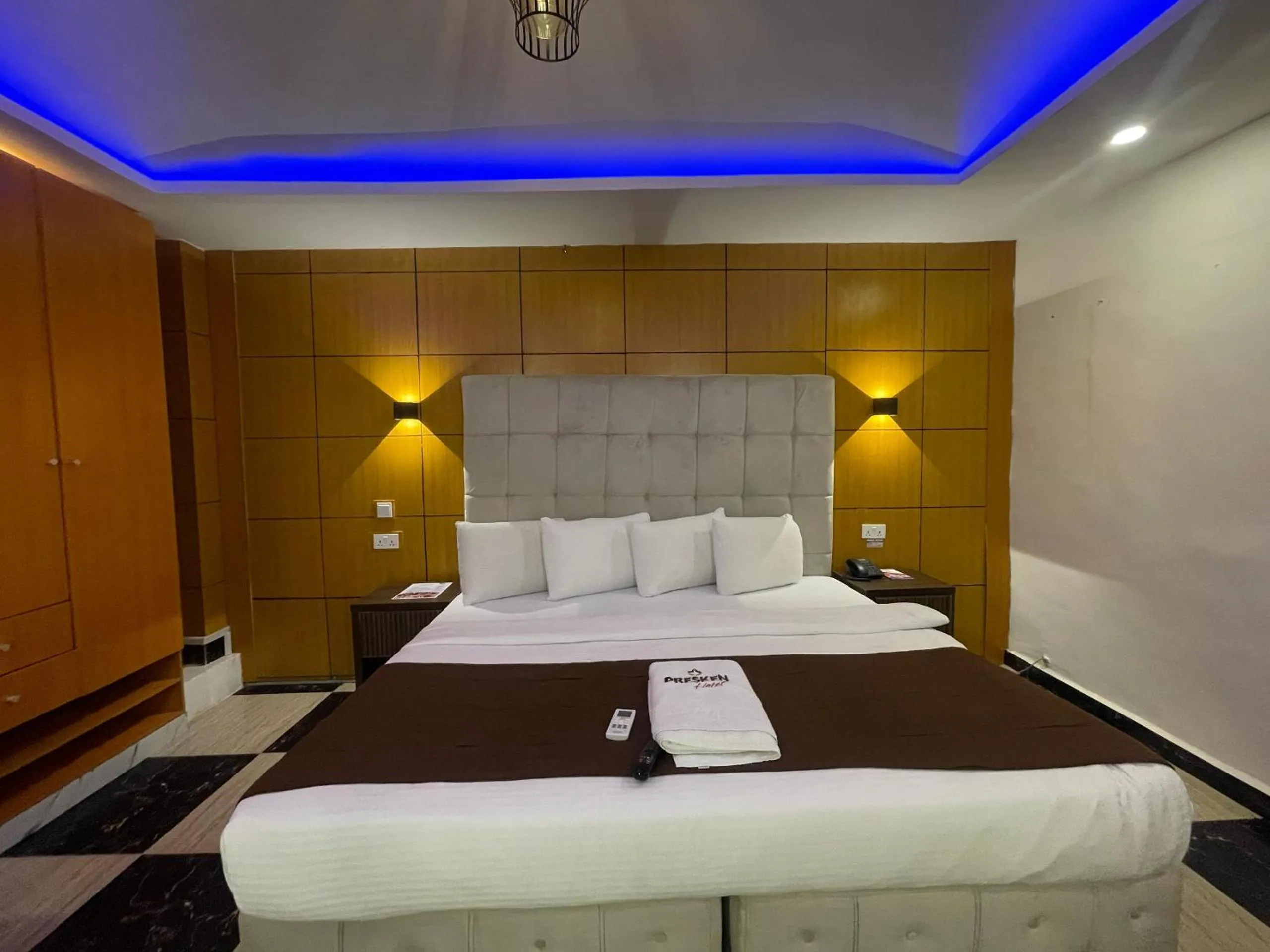 Bed in Presken Hotel International Airport Road, Ikeja