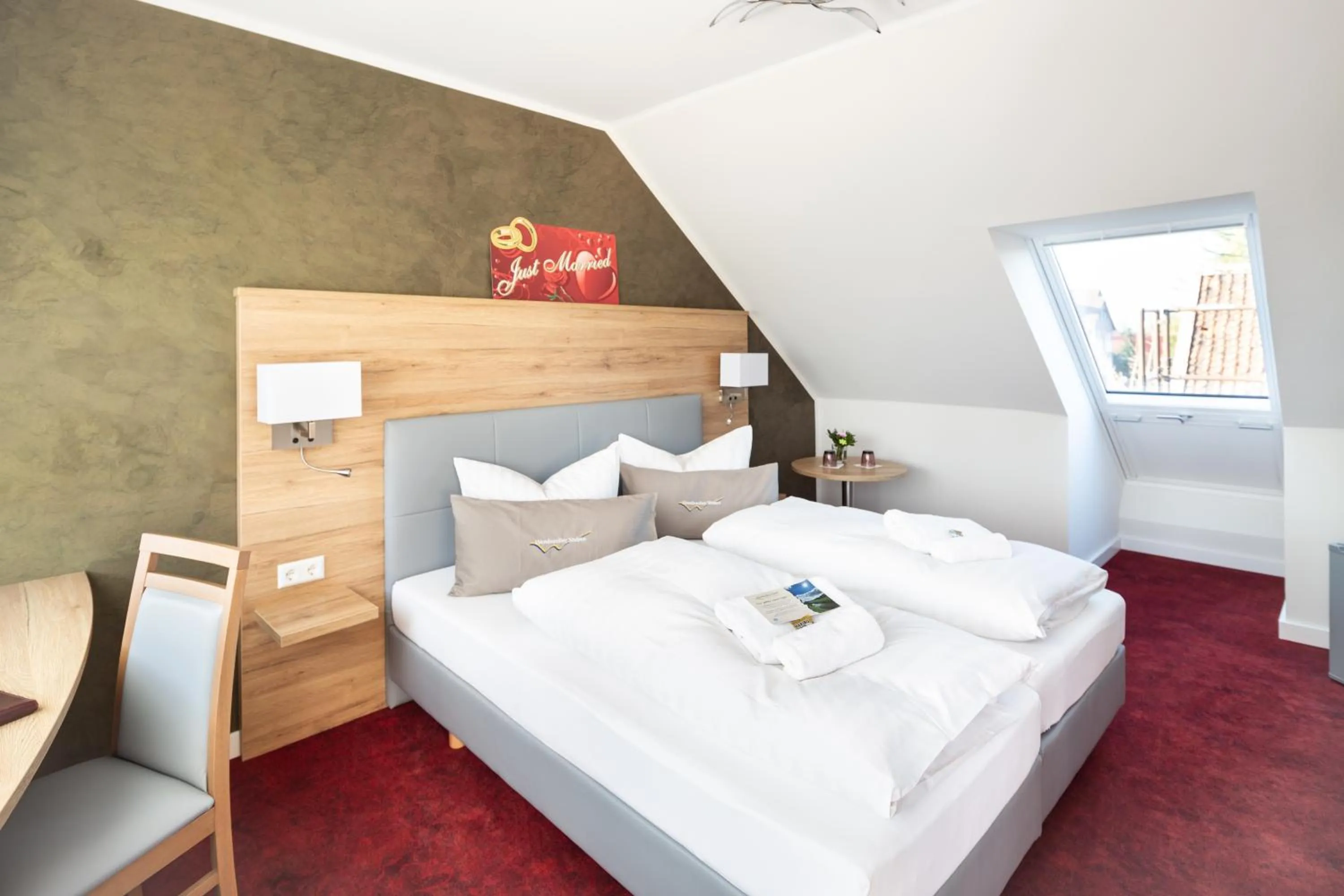 Photo of the whole room, Bed in "Wendezeller Stuben" Weymann Gastronomiebetriebs GmbH