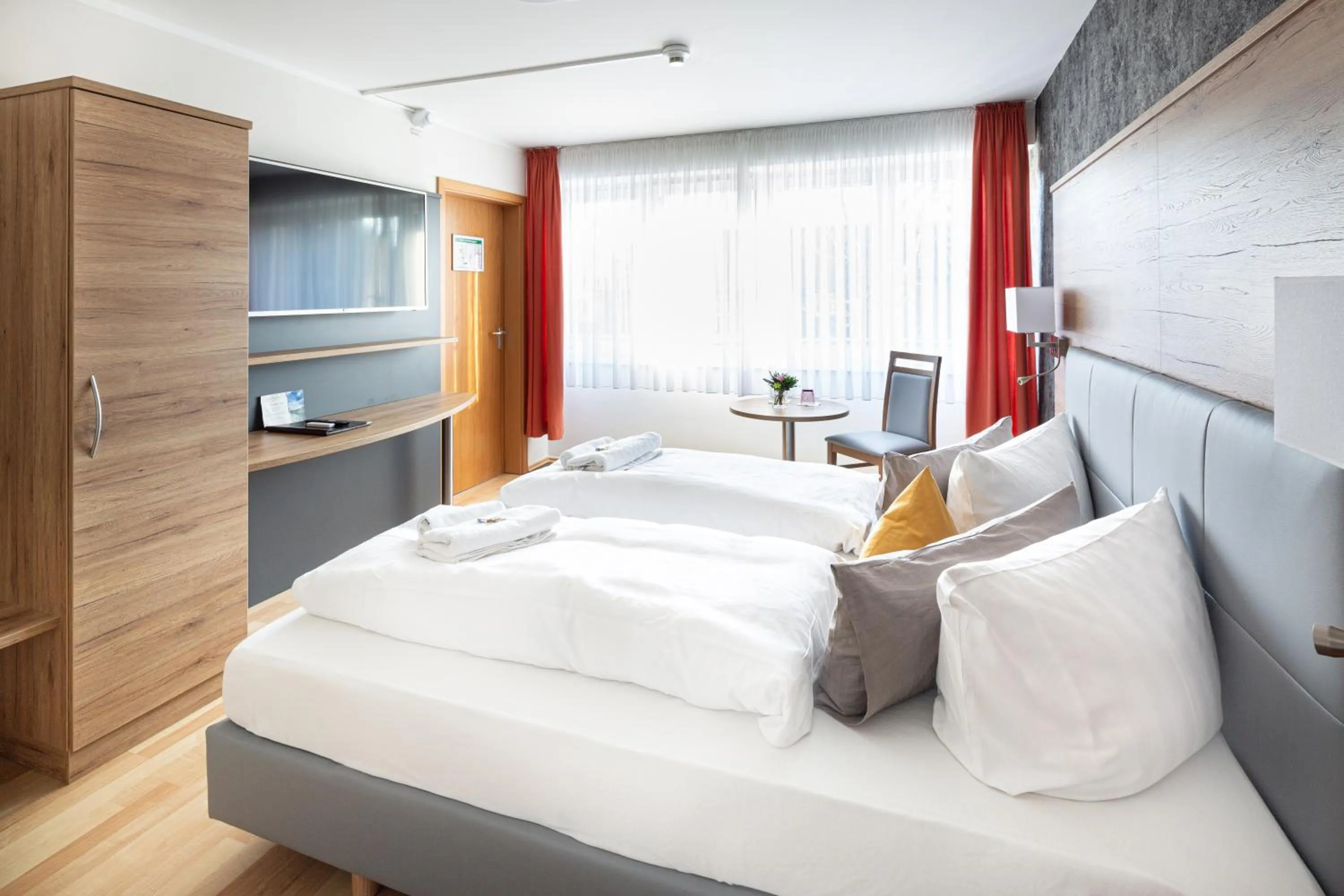 Photo of the whole room, Bed in "Wendezeller Stuben" Weymann Gastronomiebetriebs GmbH