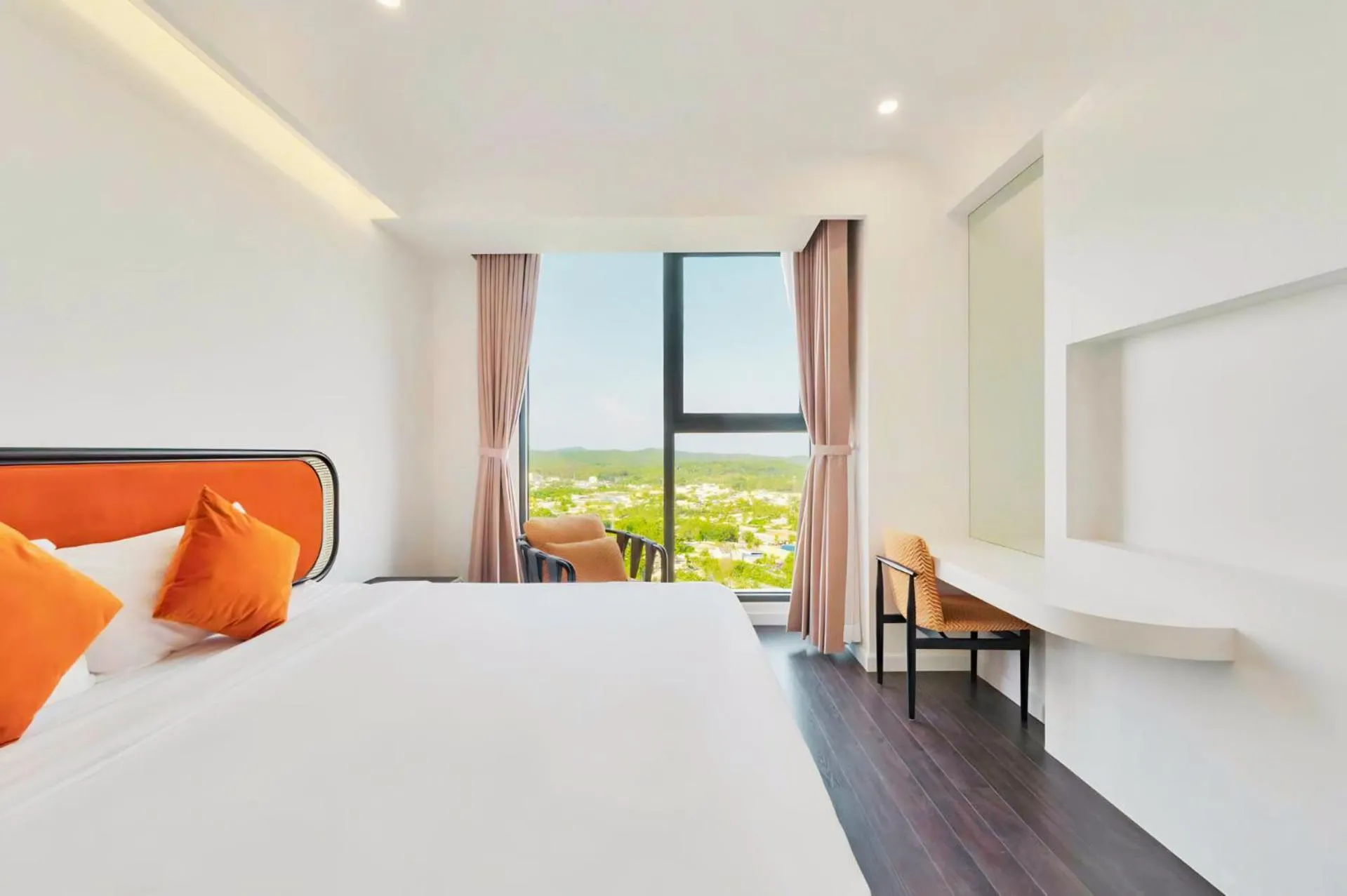 Family Suite with Balcony in Anna Hotel - Free Ticket Cable Car & Hon Thom Water Park