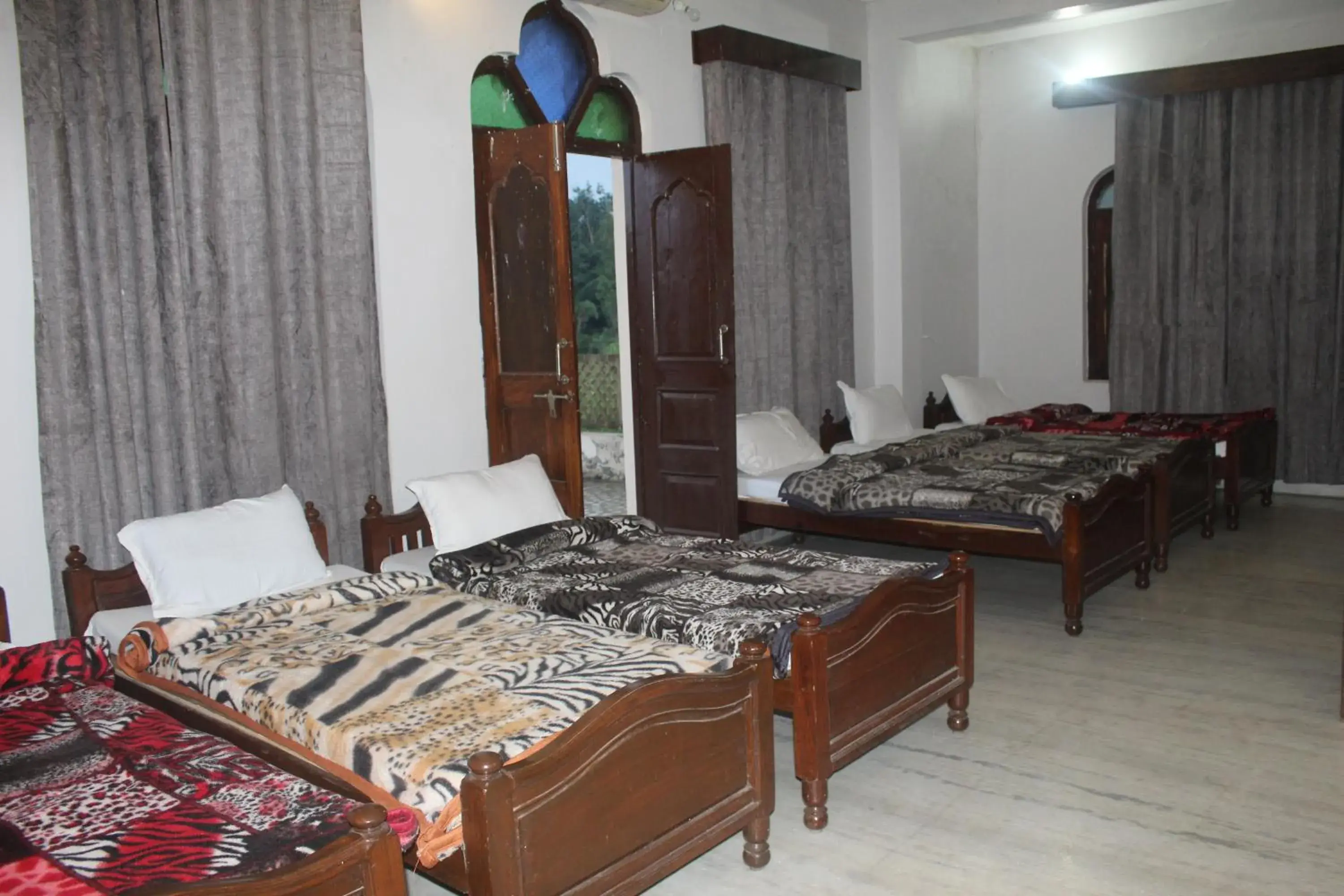 Single Bed in Mixed Dormitory Room in Royal Jungle Kothi Single Bed in Mixed Dormitory Room in Royal Jungle Kothi