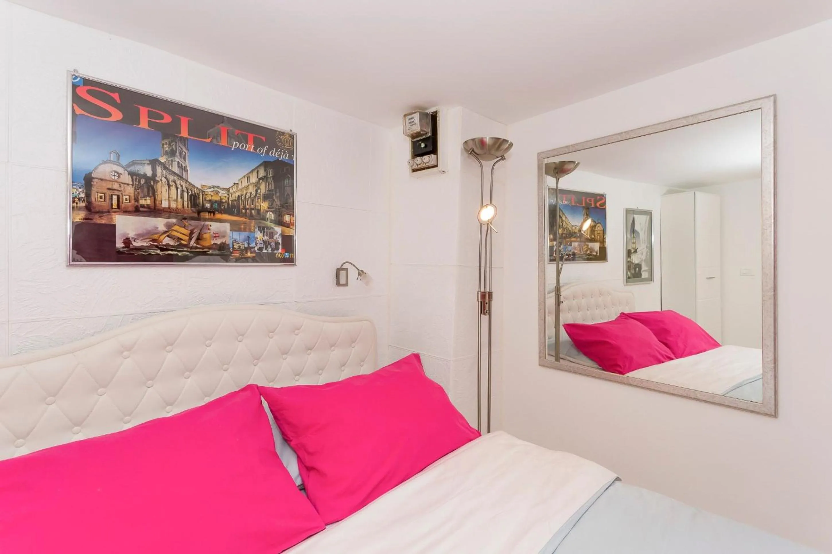 Bed in Modern and practical studio in the heart of Split
