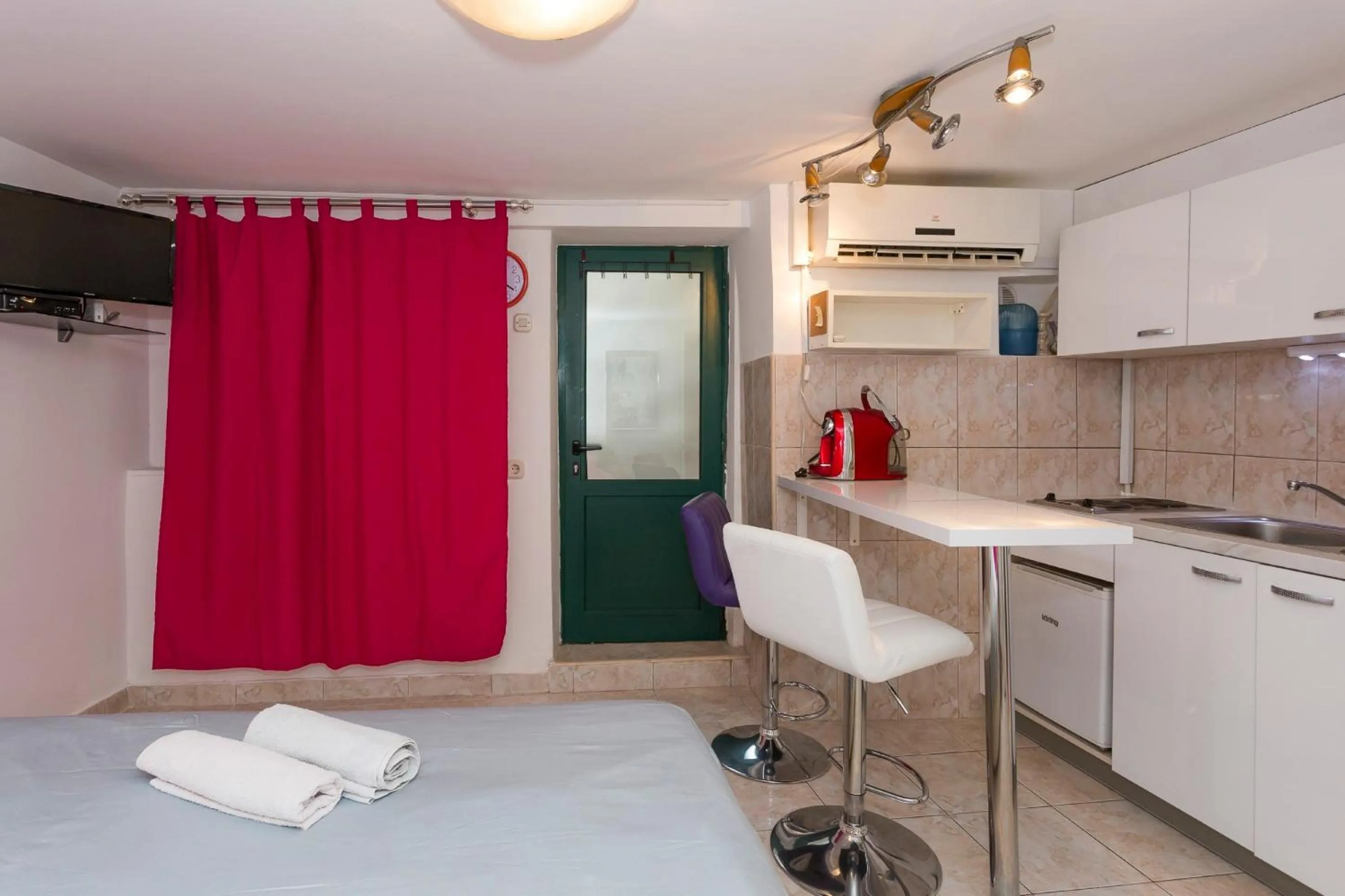 Bed in Modern and practical studio in the heart of Split