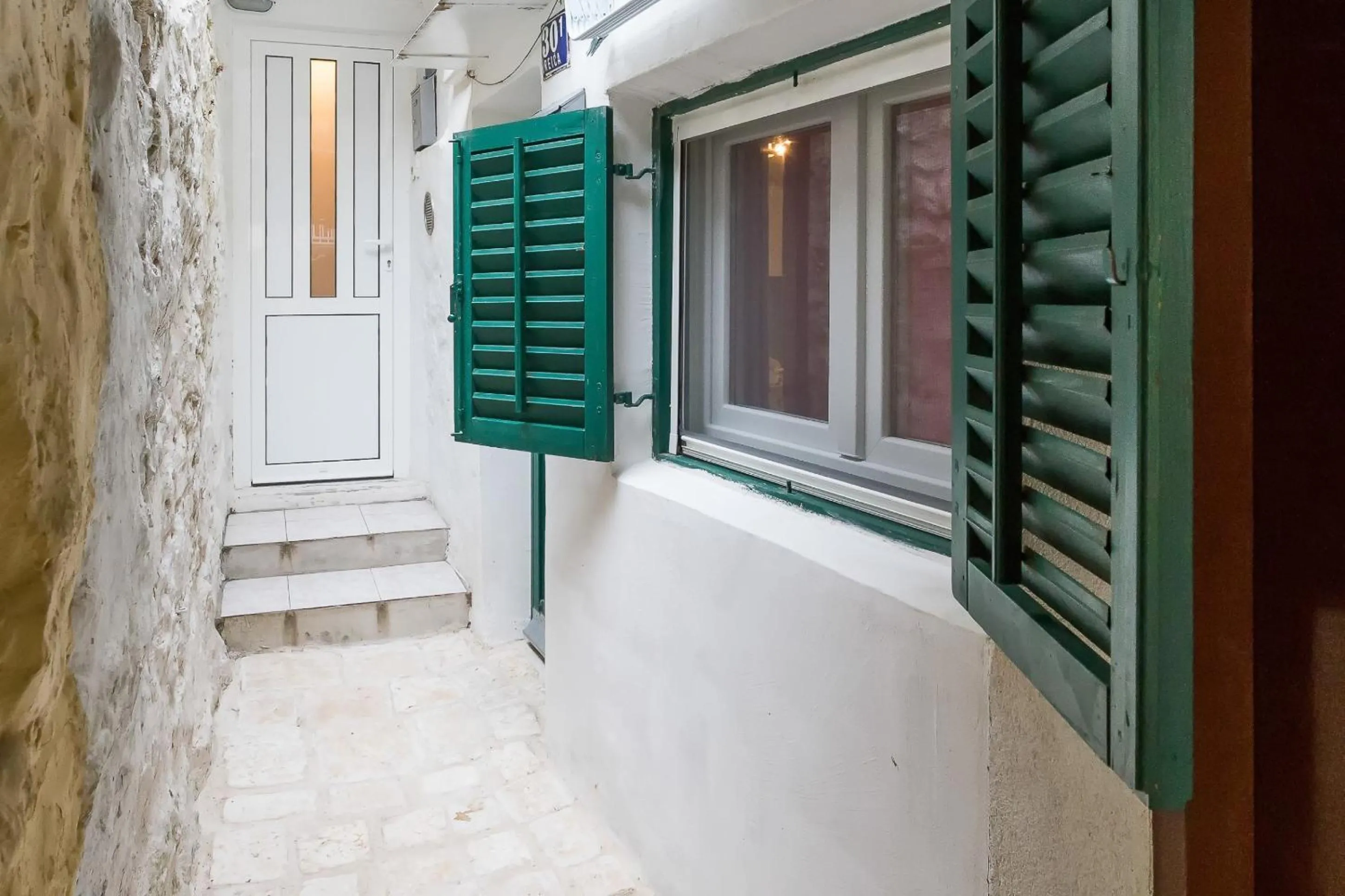 acessibility in Modern and practical studio in the heart of Split