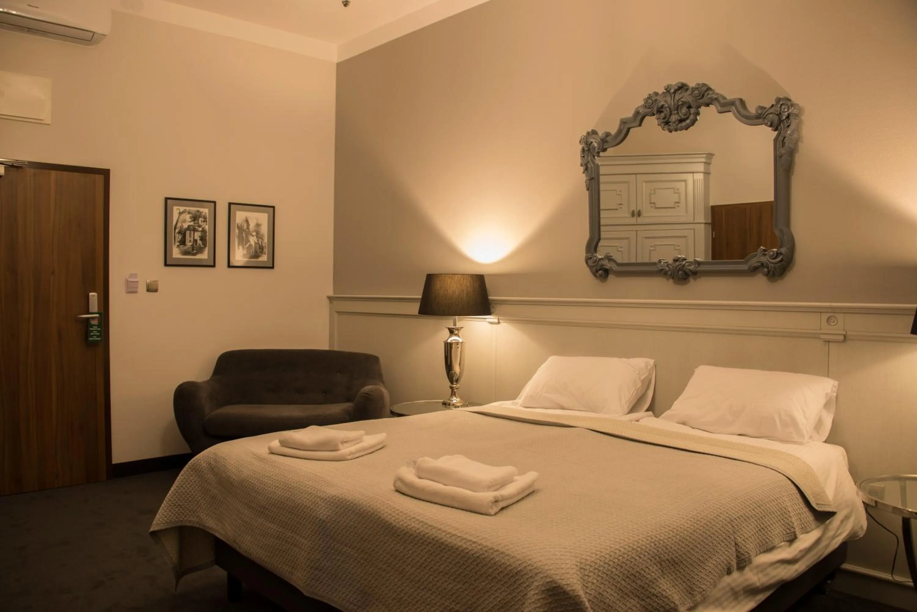 Bedroom, Bed in Hotel Retro B.A. Zientarski