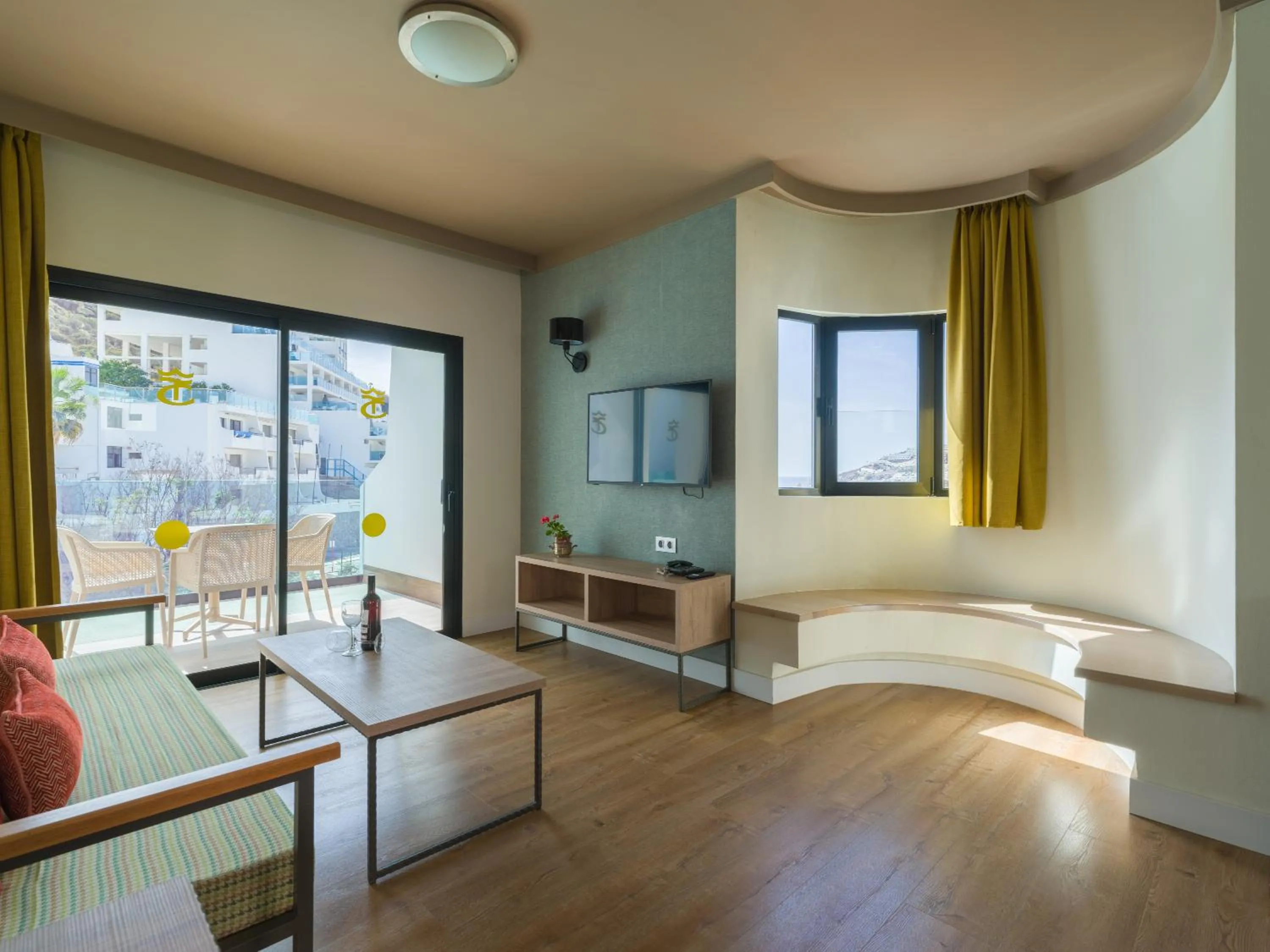 Living room, Bed in Servatur Doña Elvira
