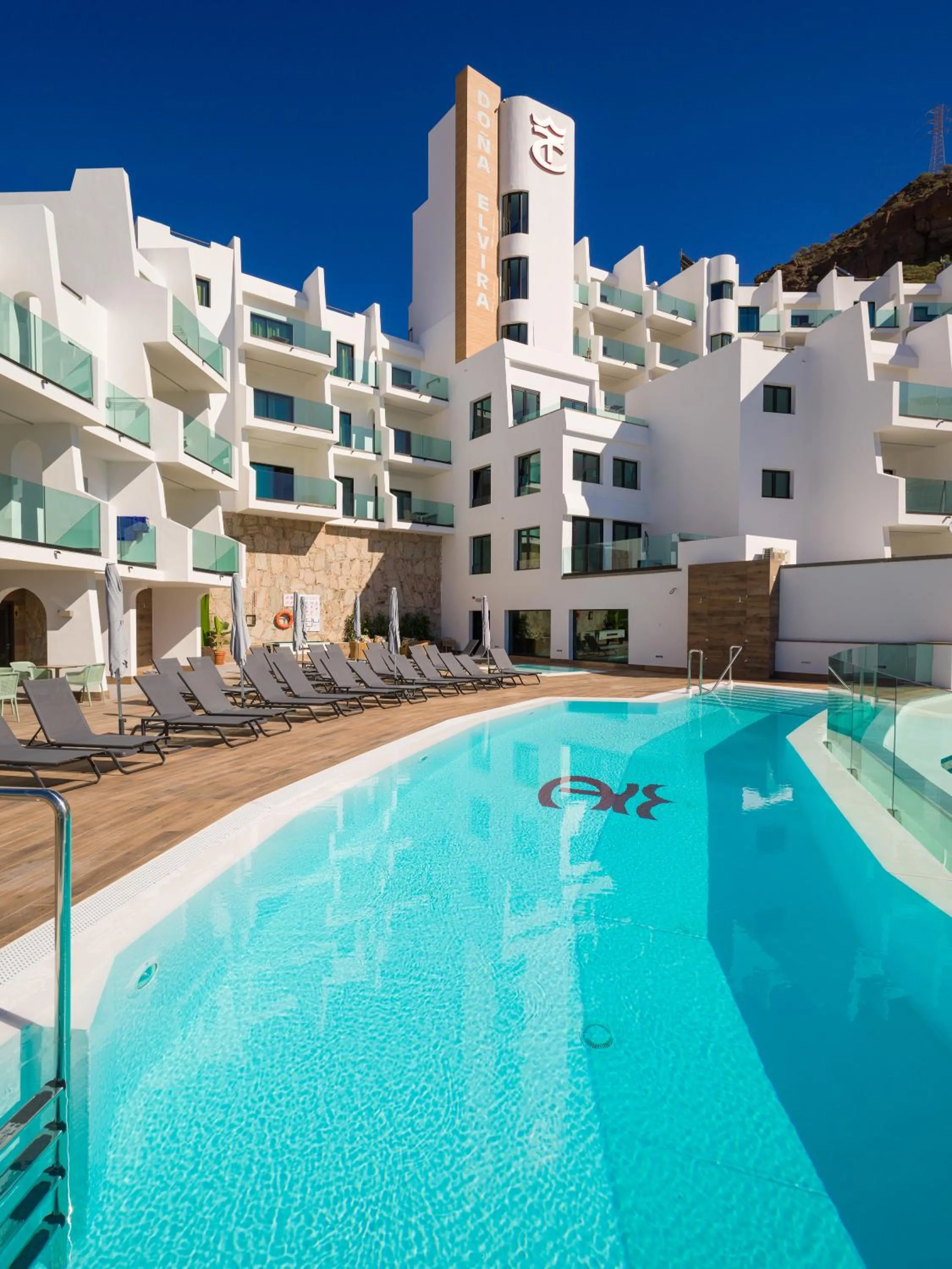 Swimming pool in Servatur Doña Elvira
