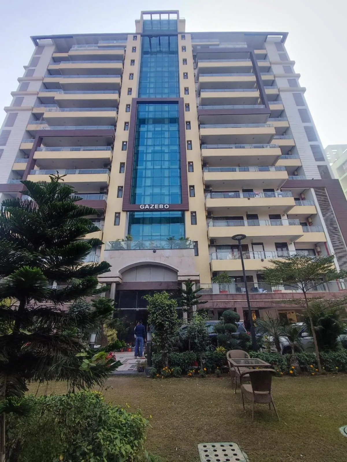 Property building in Gazebo Inn & Suites Medanta