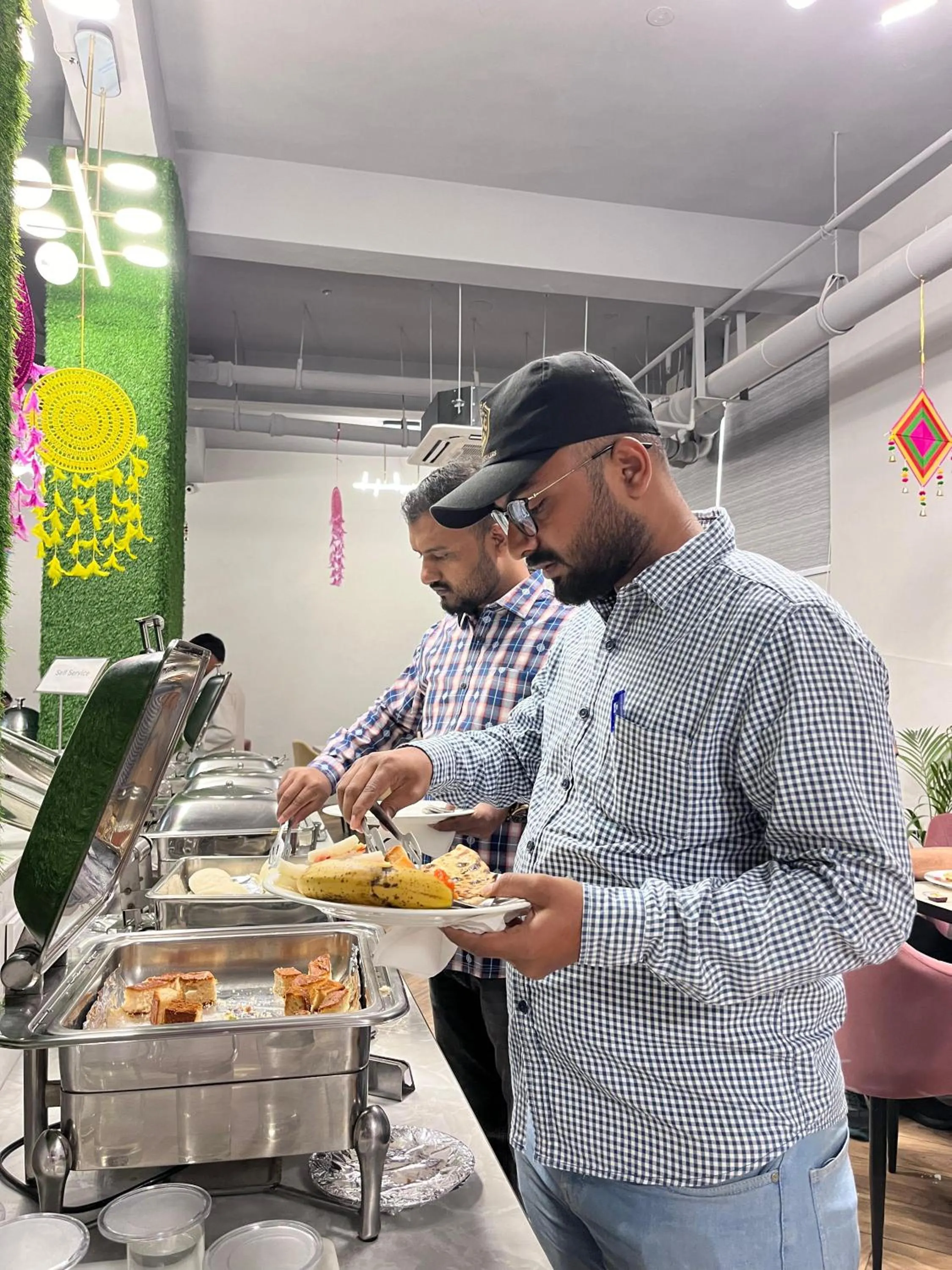 Gazebo Inn & Suites Medanta