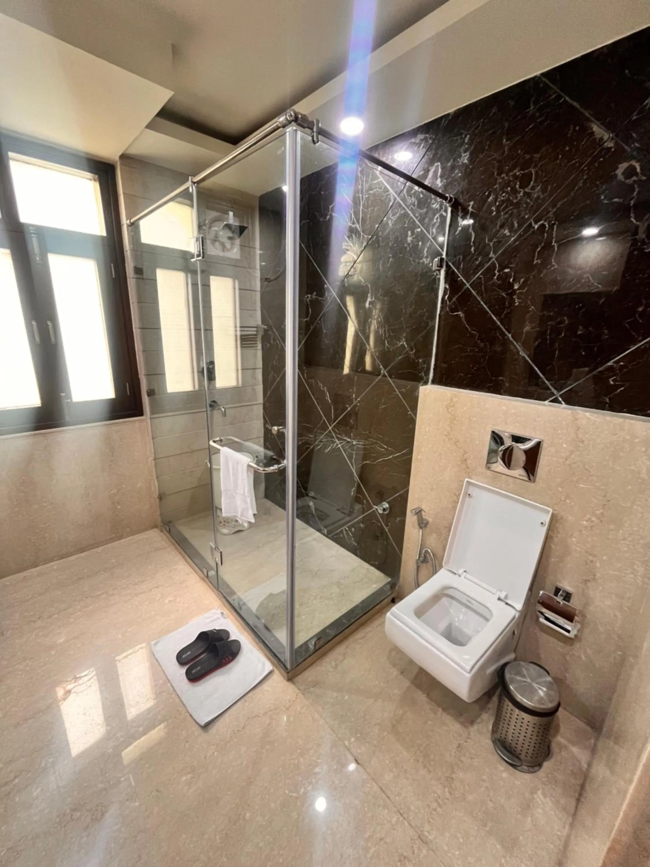 Bathroom in Gazebo Inn & Suites Medanta