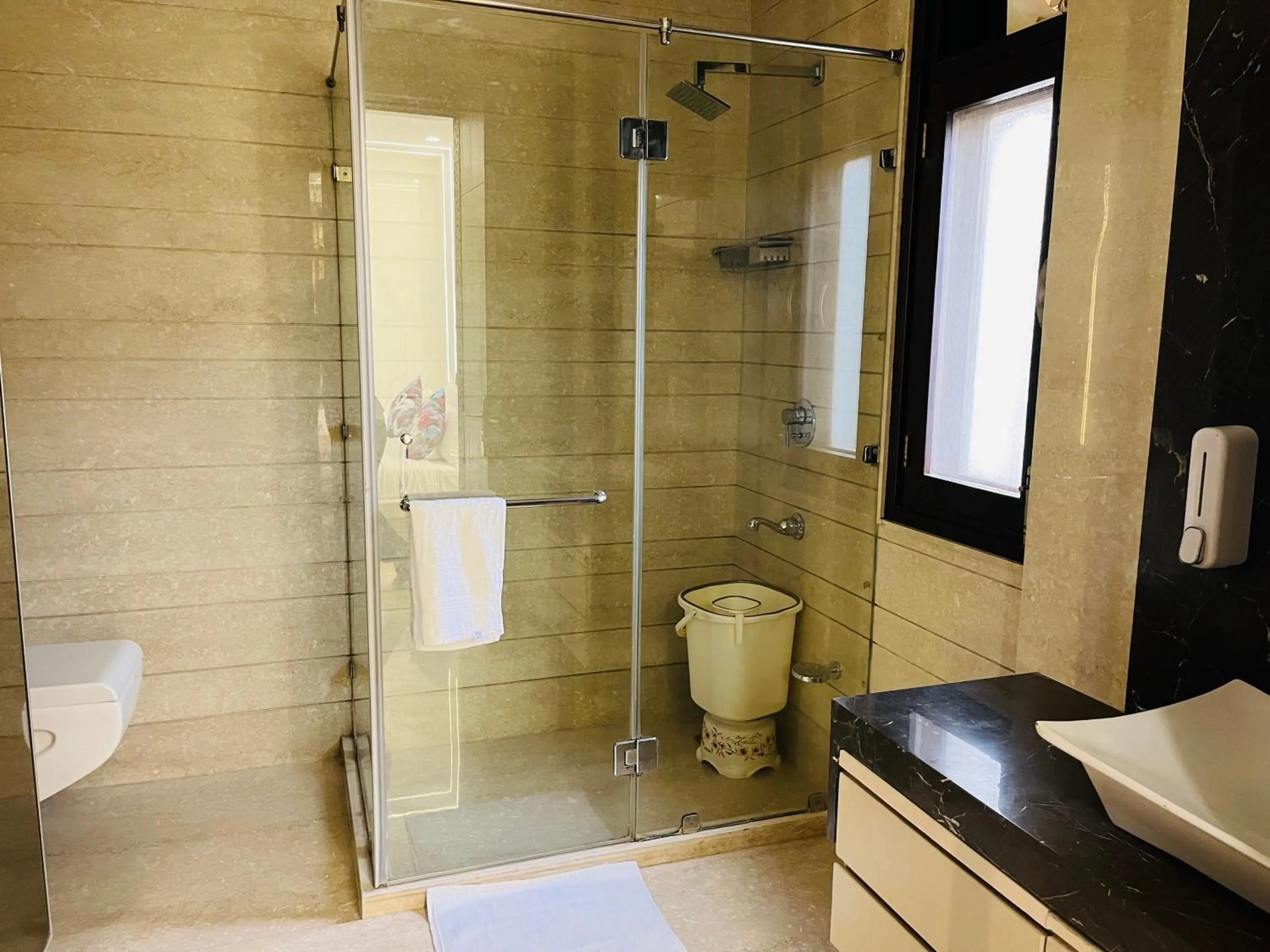 Bathroom in Gazebo Inn & Suites Medanta