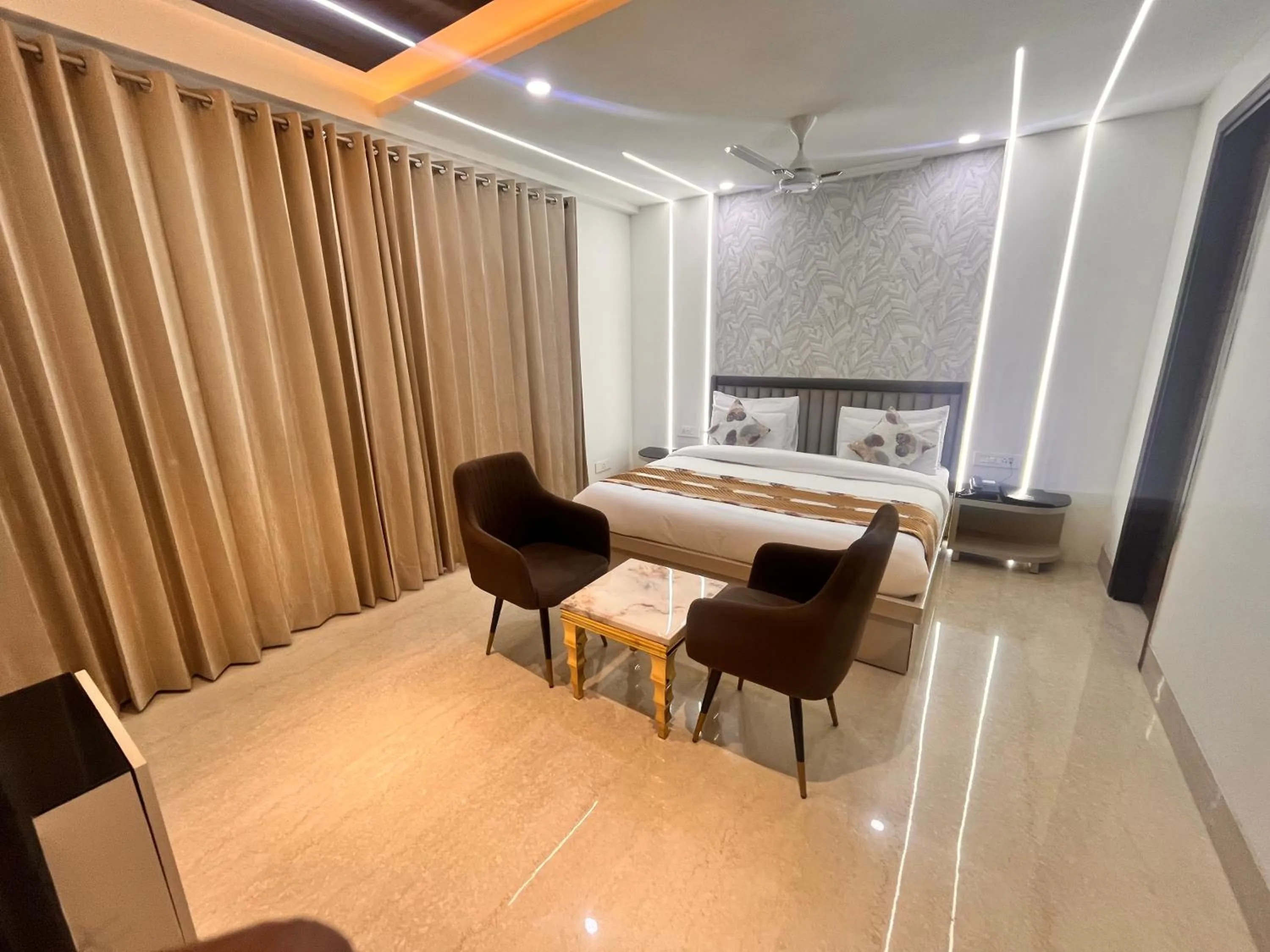 Living room in Gazebo Inn & Suites Medanta