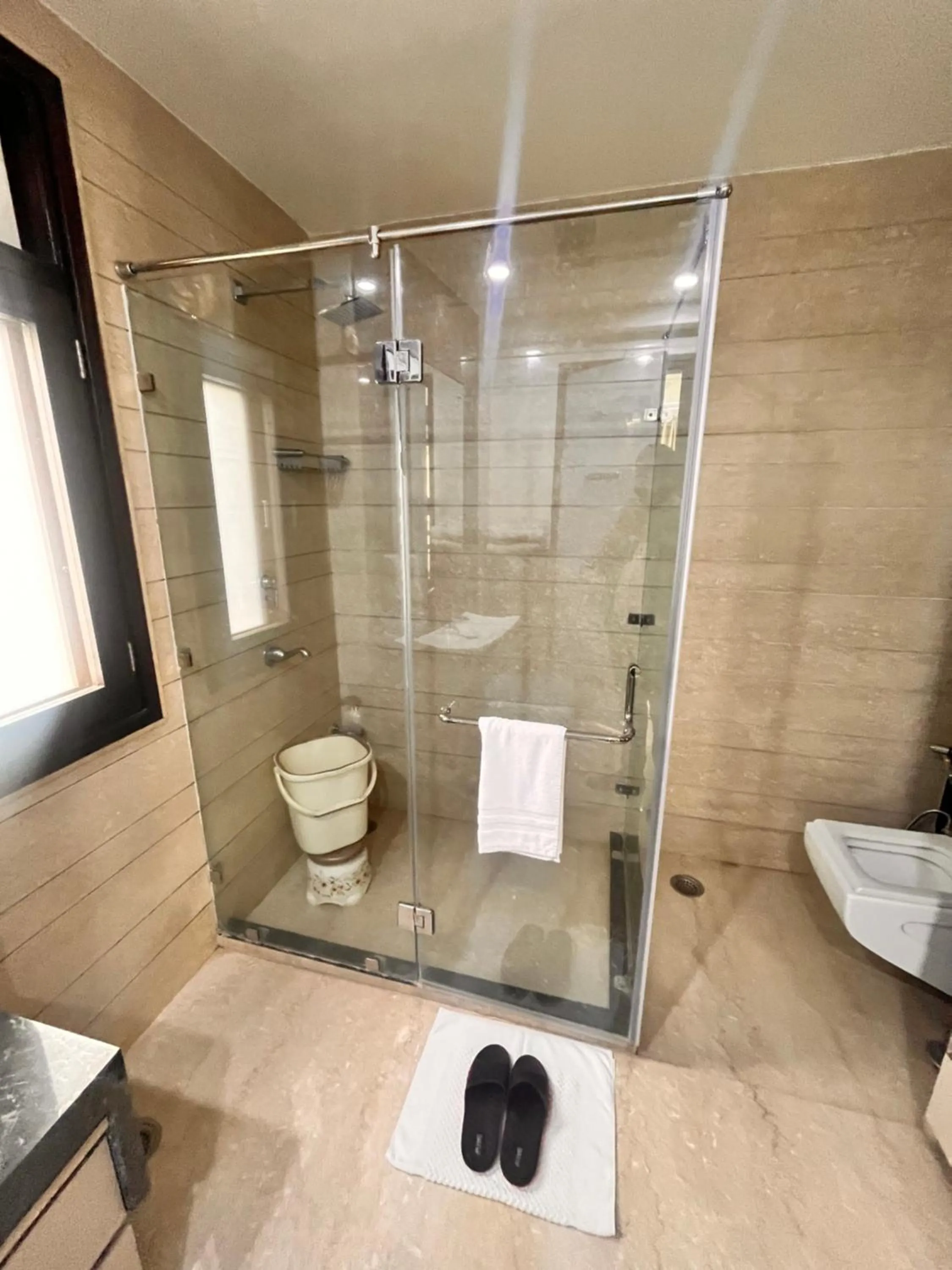 Bathroom in Gazebo Inn & Suites Medanta