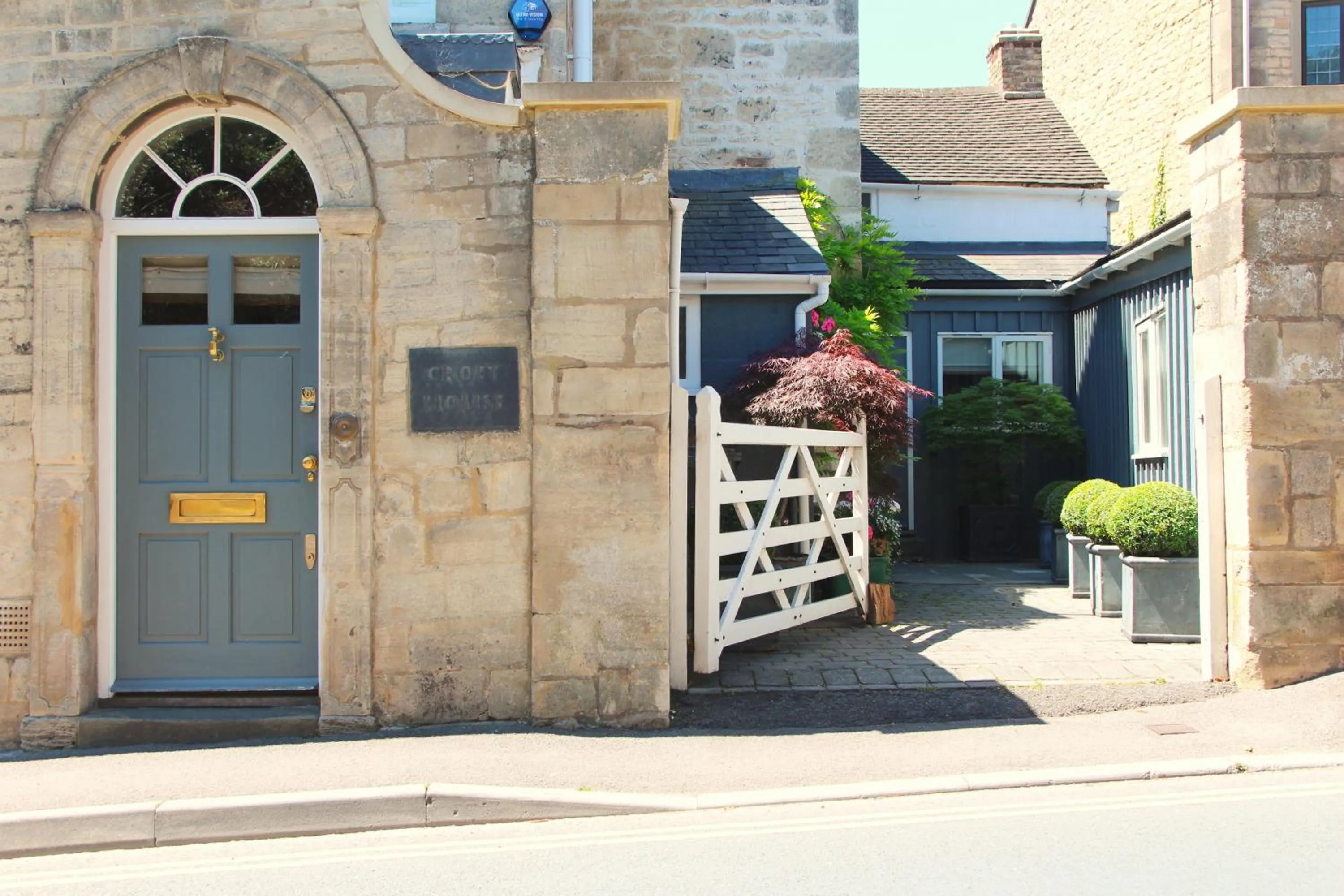 Facade/entrance in Croft House Guest Suite Painswick