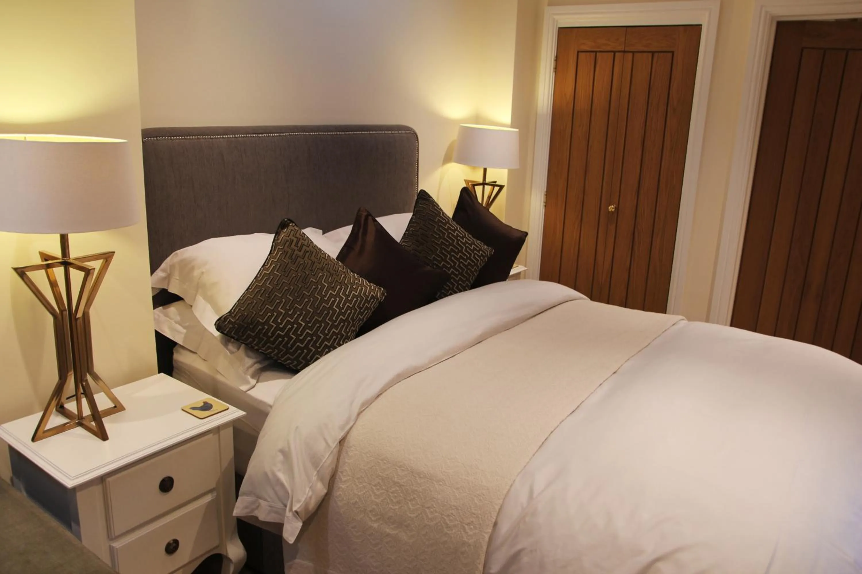 Bedroom, Bed in Croft House Guest Suite Painswick