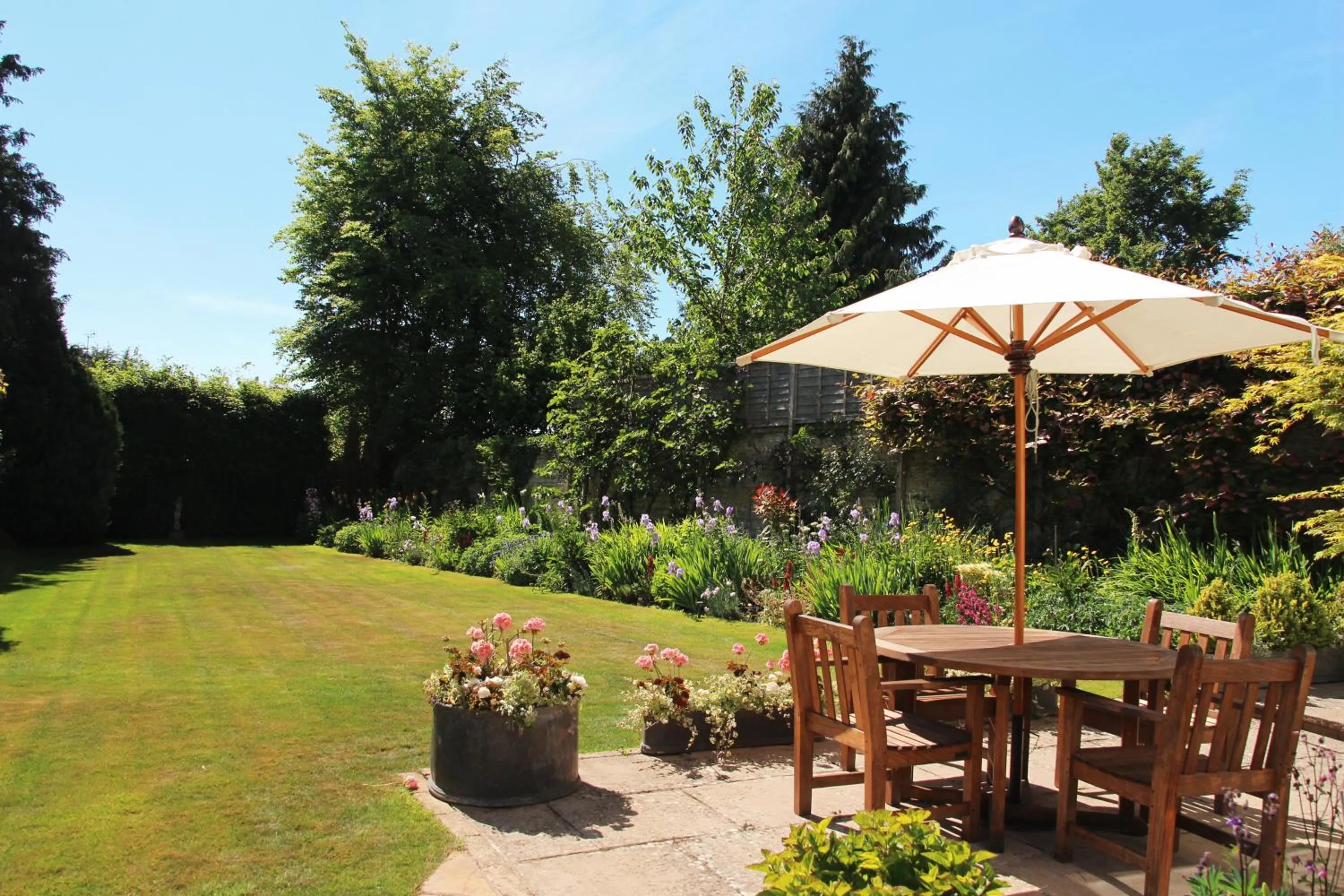 Garden in Croft House Guest Suite Painswick