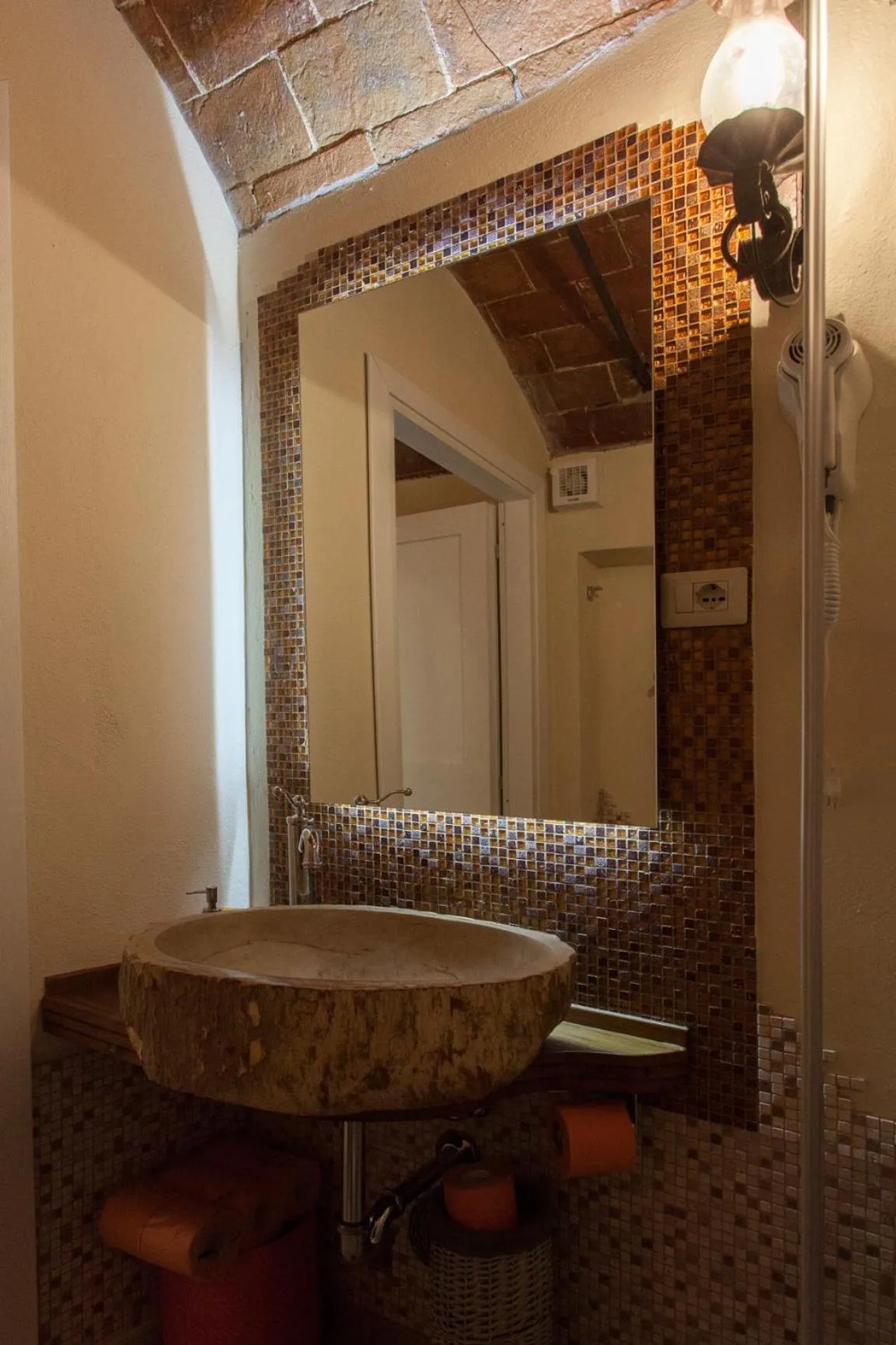 Bathroom in B&B Il Casale di Monserrato