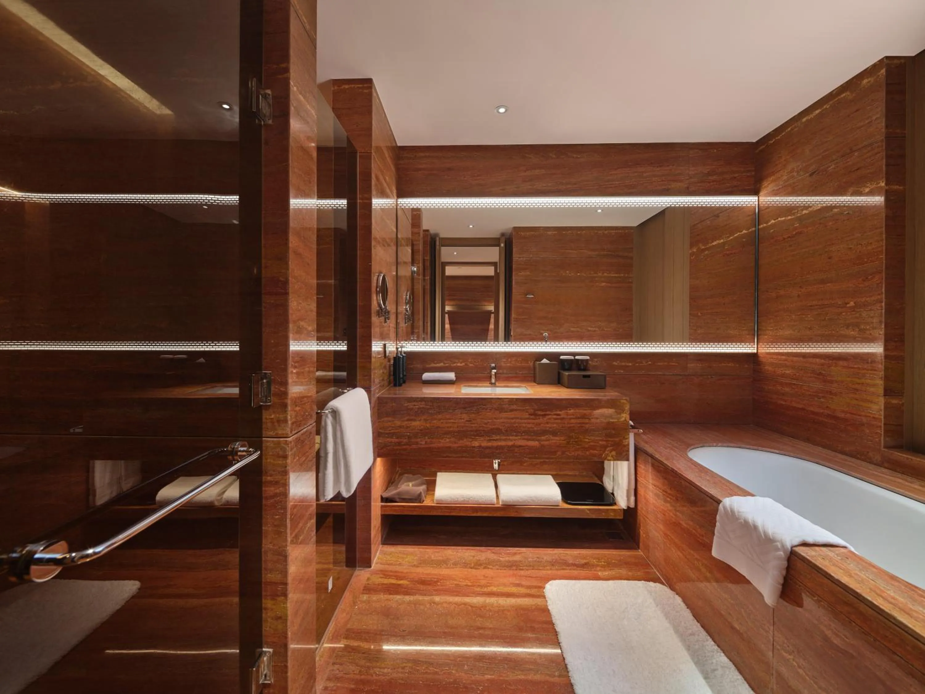 Bathroom, Bed in Hilton Altay Hemu