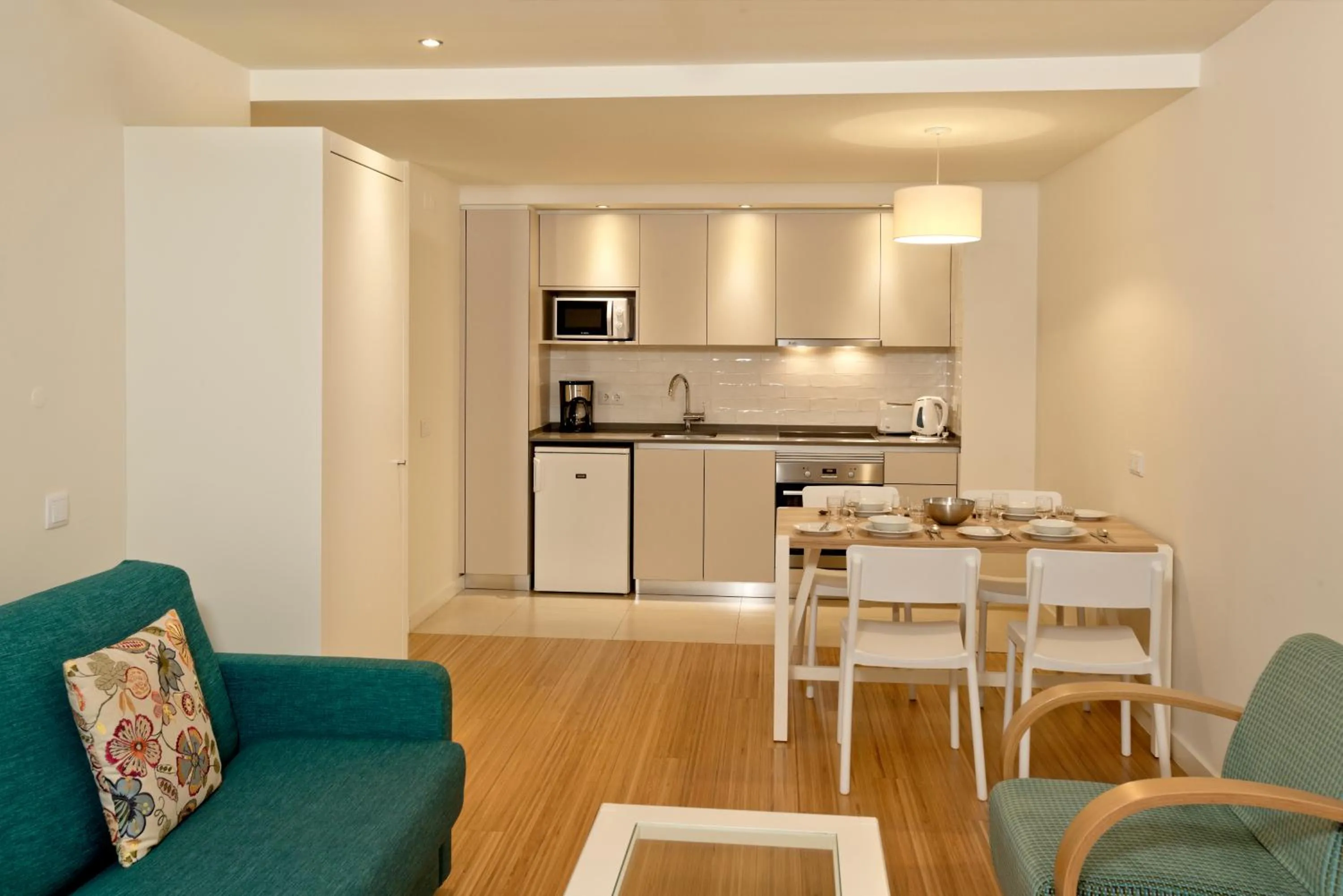 Kitchen or kitchenette in Alfagar Prestige