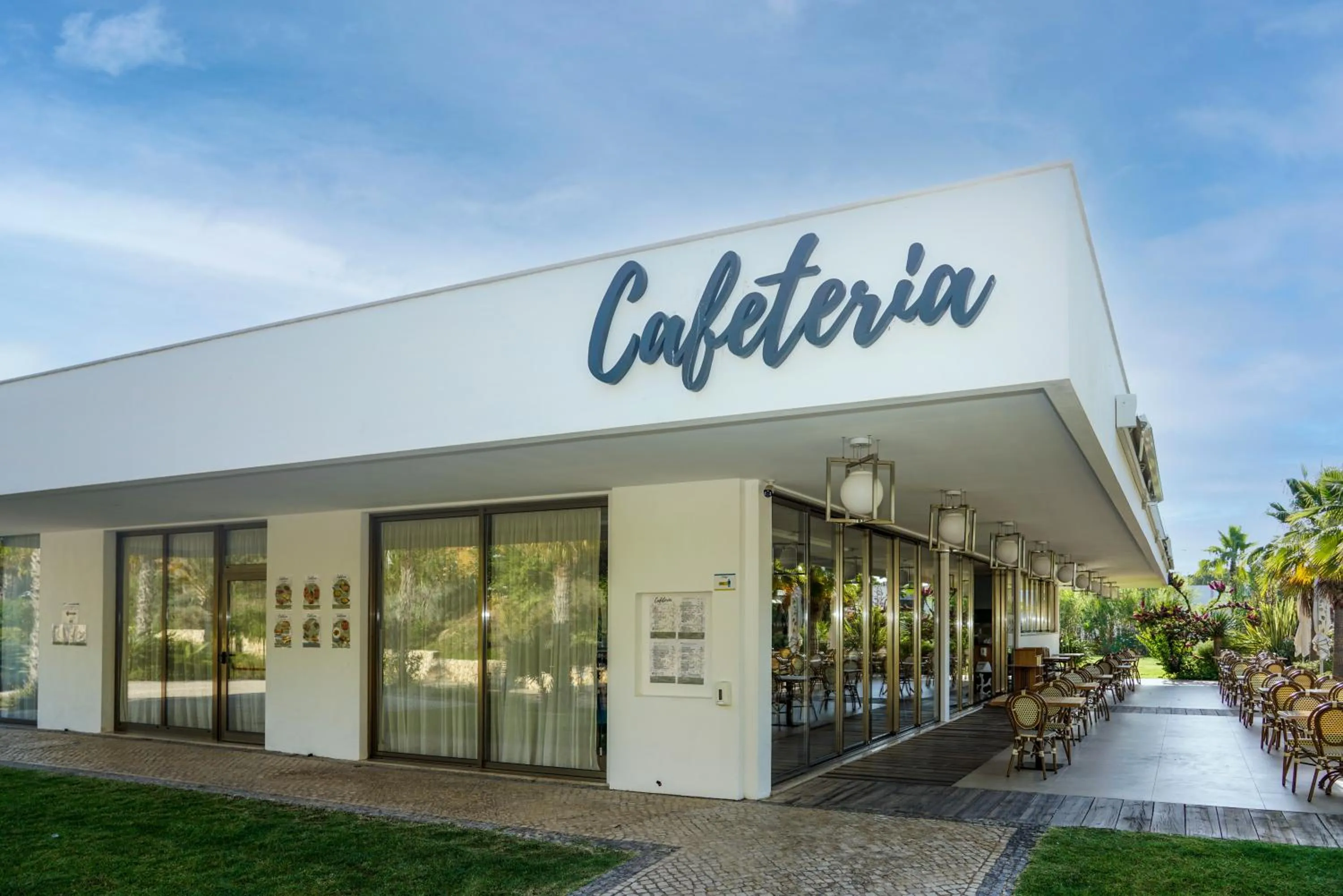 Restaurant/places to eat in Alfagar Prestige