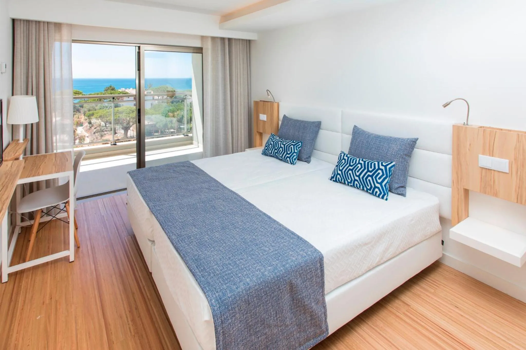 Bedroom, Bed in Alfagar Prestige