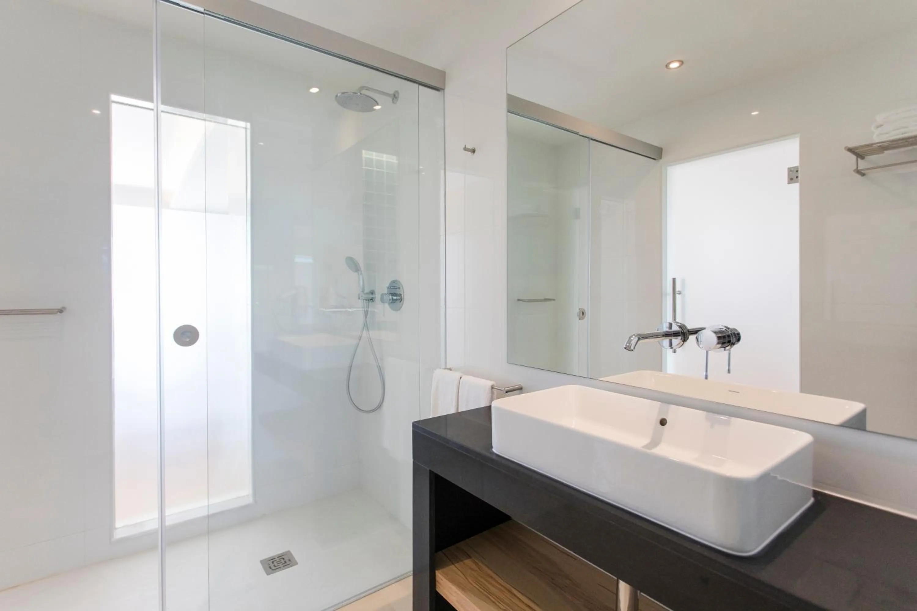 Bathroom in Alfagar Prestige
