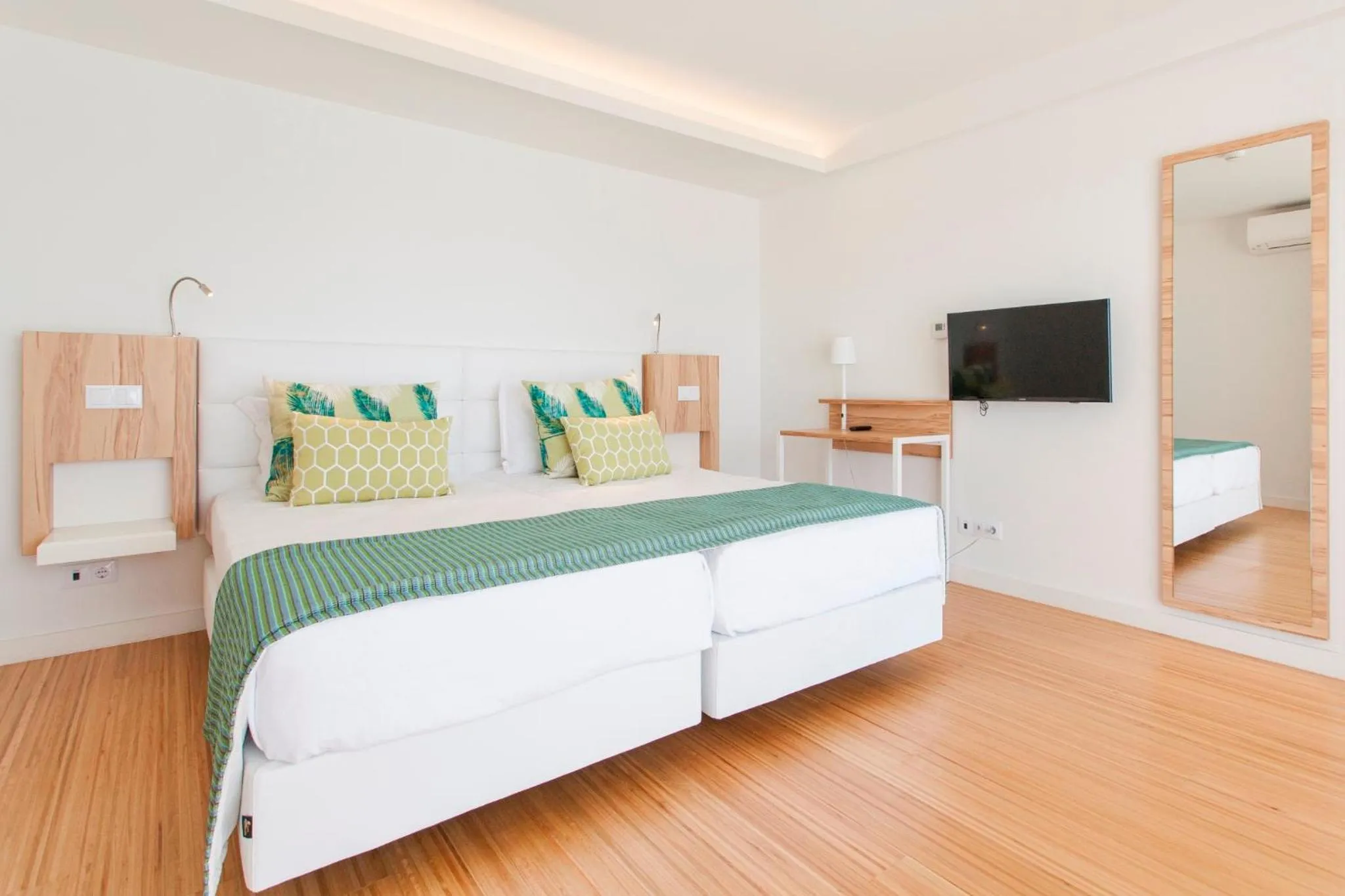 Bedroom, Bed in Alfagar Prestige