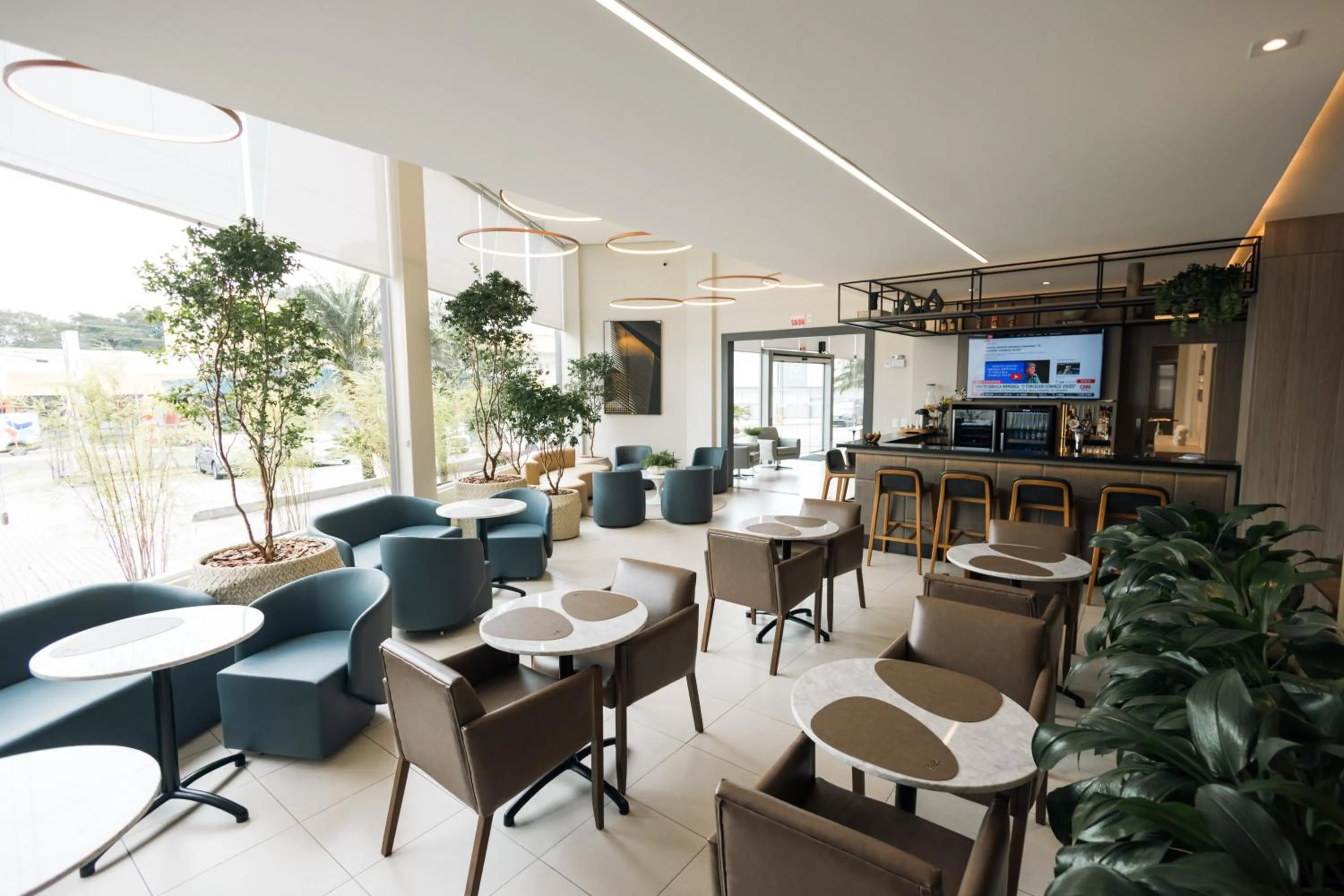 Restaurant/places to eat in Art Hotel