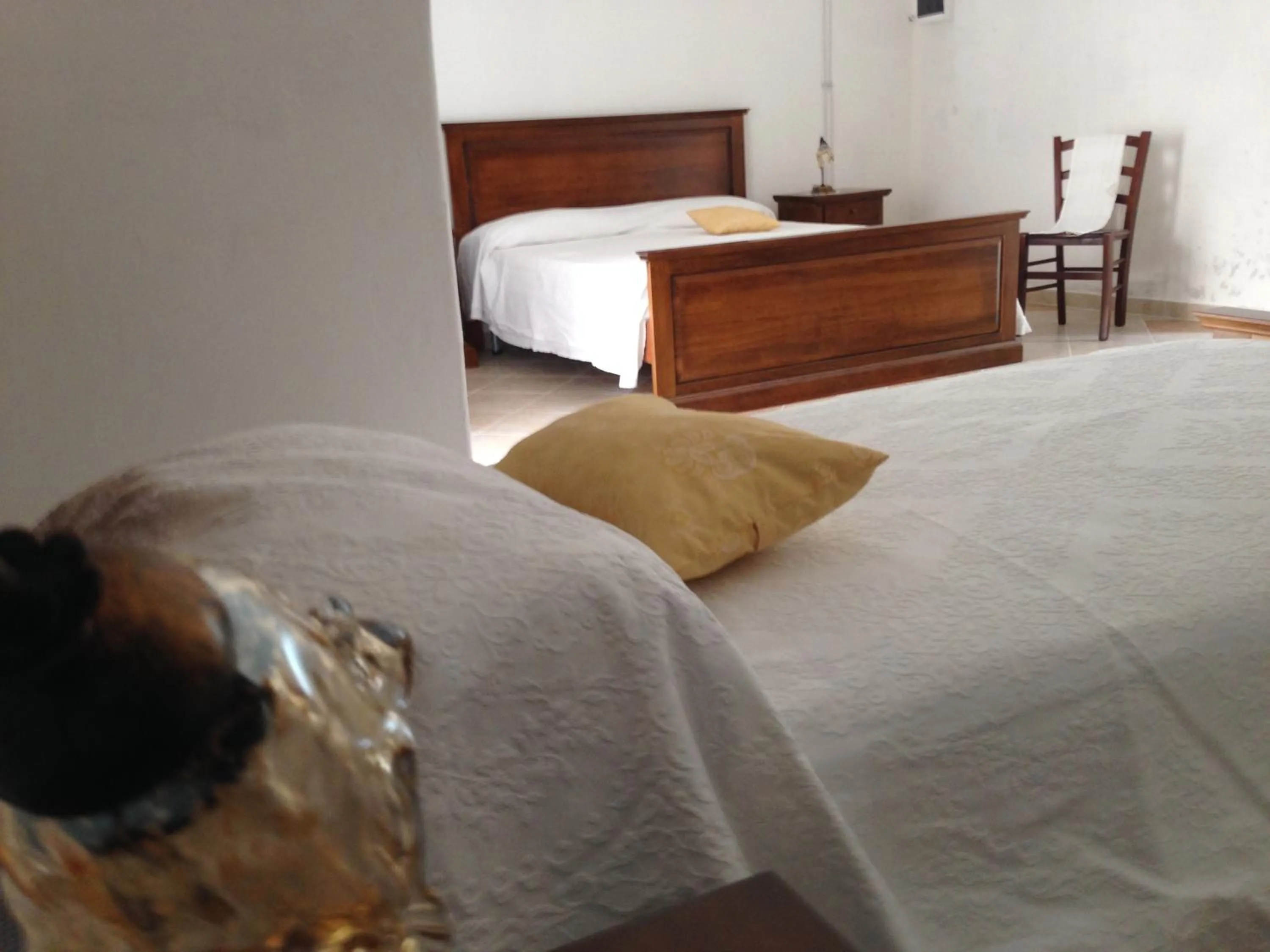 Decorative detail, Bed in 100 Craste