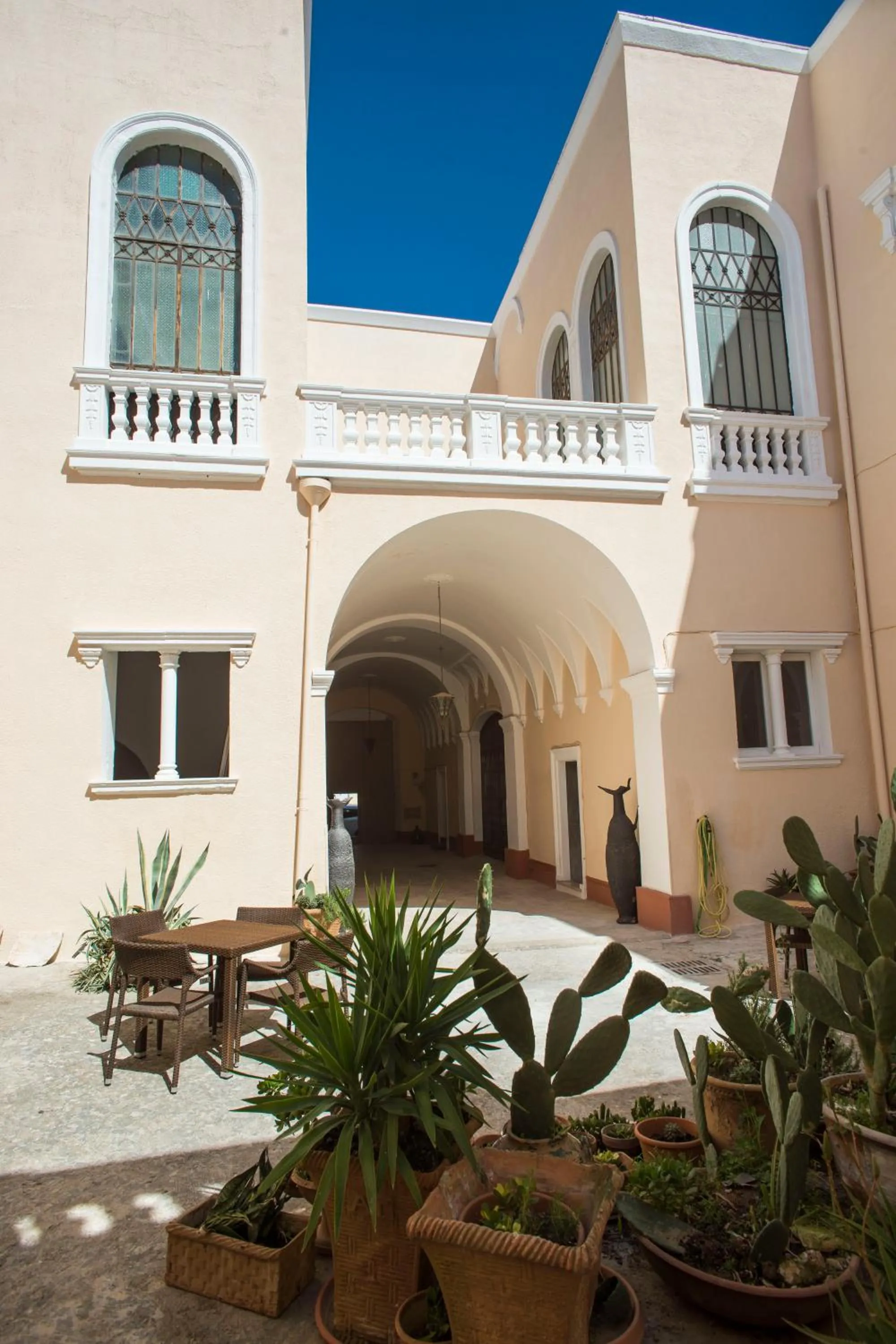 Property building in 100 Craste