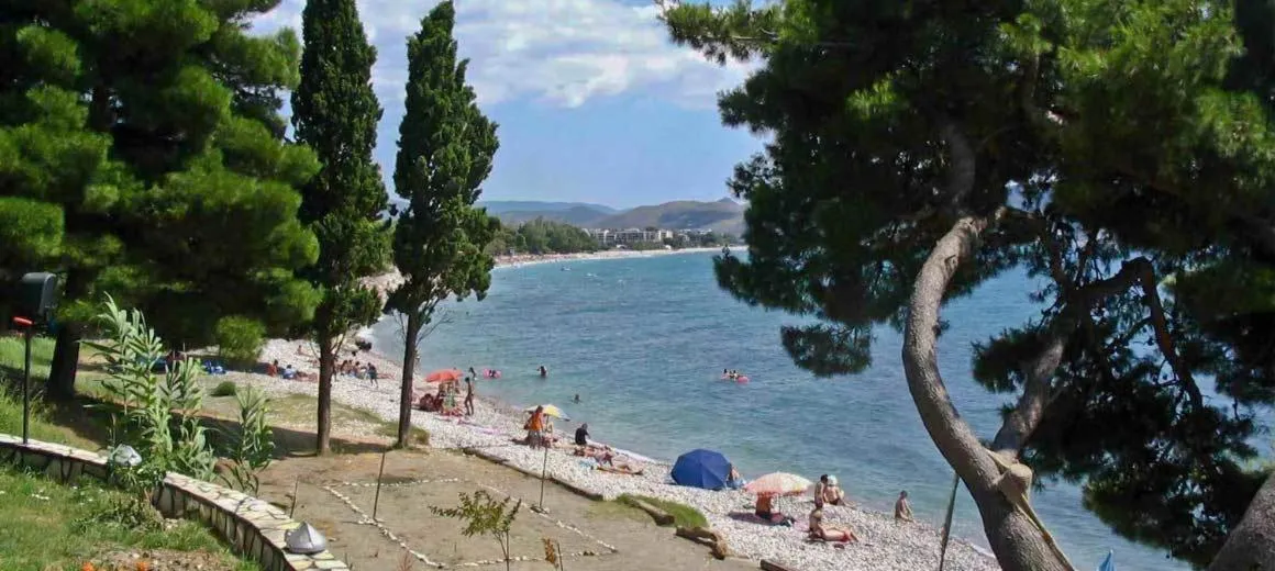 Beach in Apartment Sea & Mountain