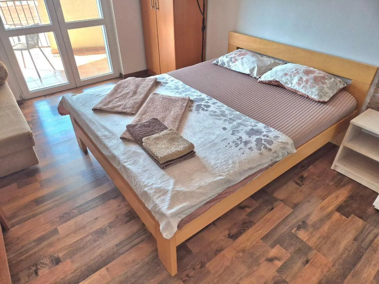 Bed in Apartment Sea & Mountain