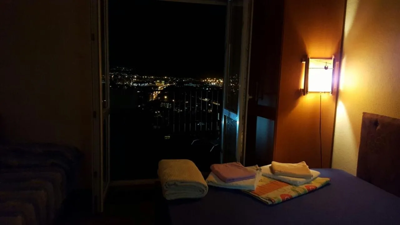Bed in Apartment Sea & Mountain