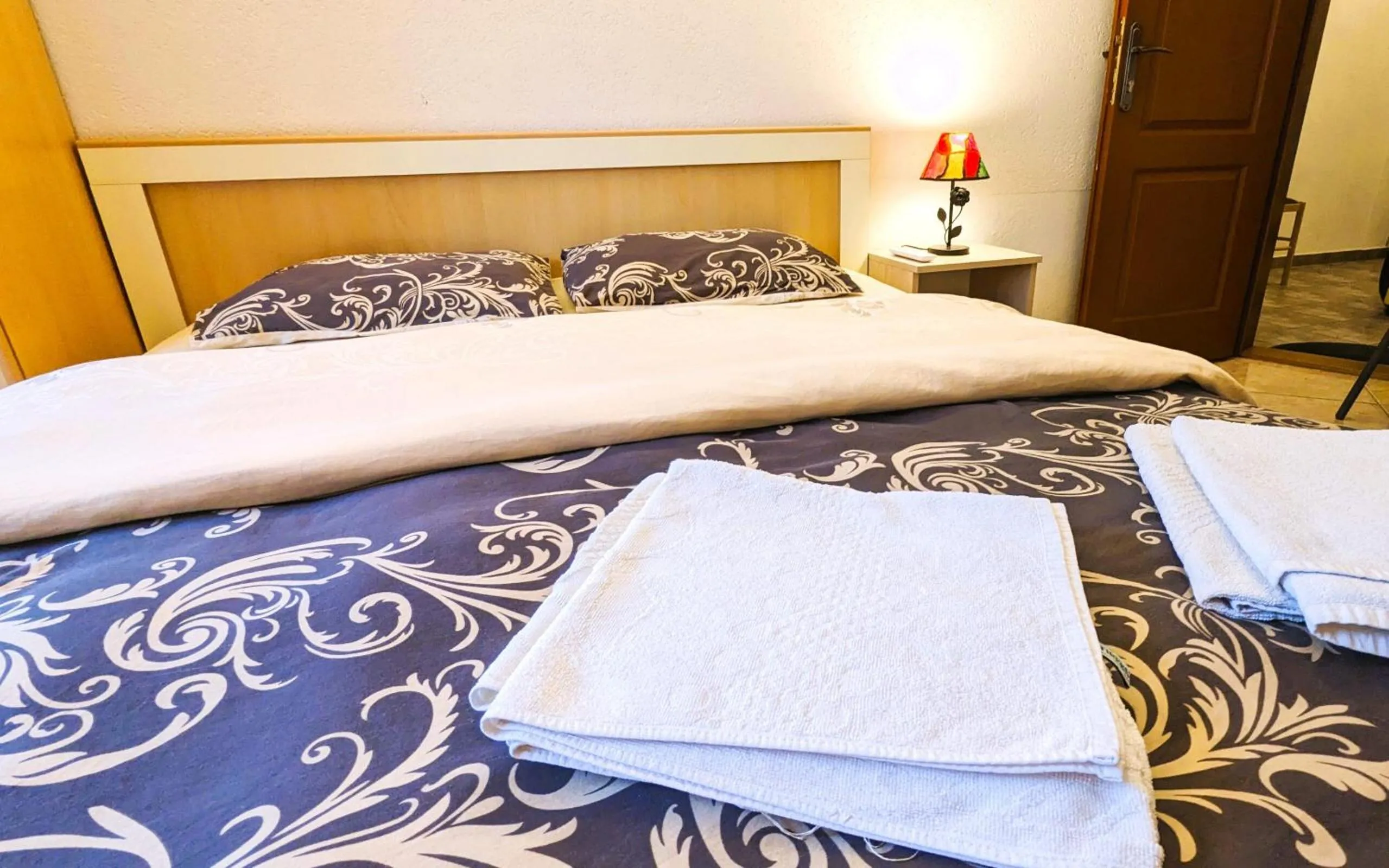Bed in Apartment Sea & Mountain