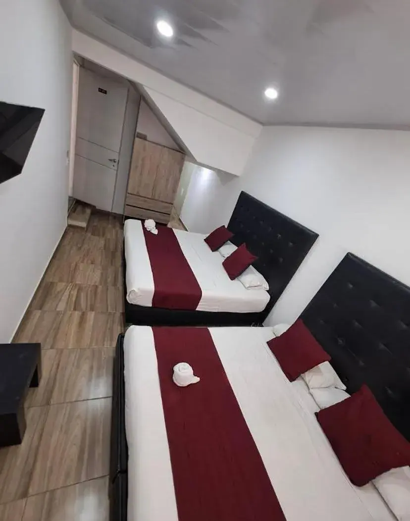 Twin Room with Private Bathroom - single occupancy in Casa Hotel Atelier Twin Room with Private Bathroom - single occupancy in Casa Hotel Atelier