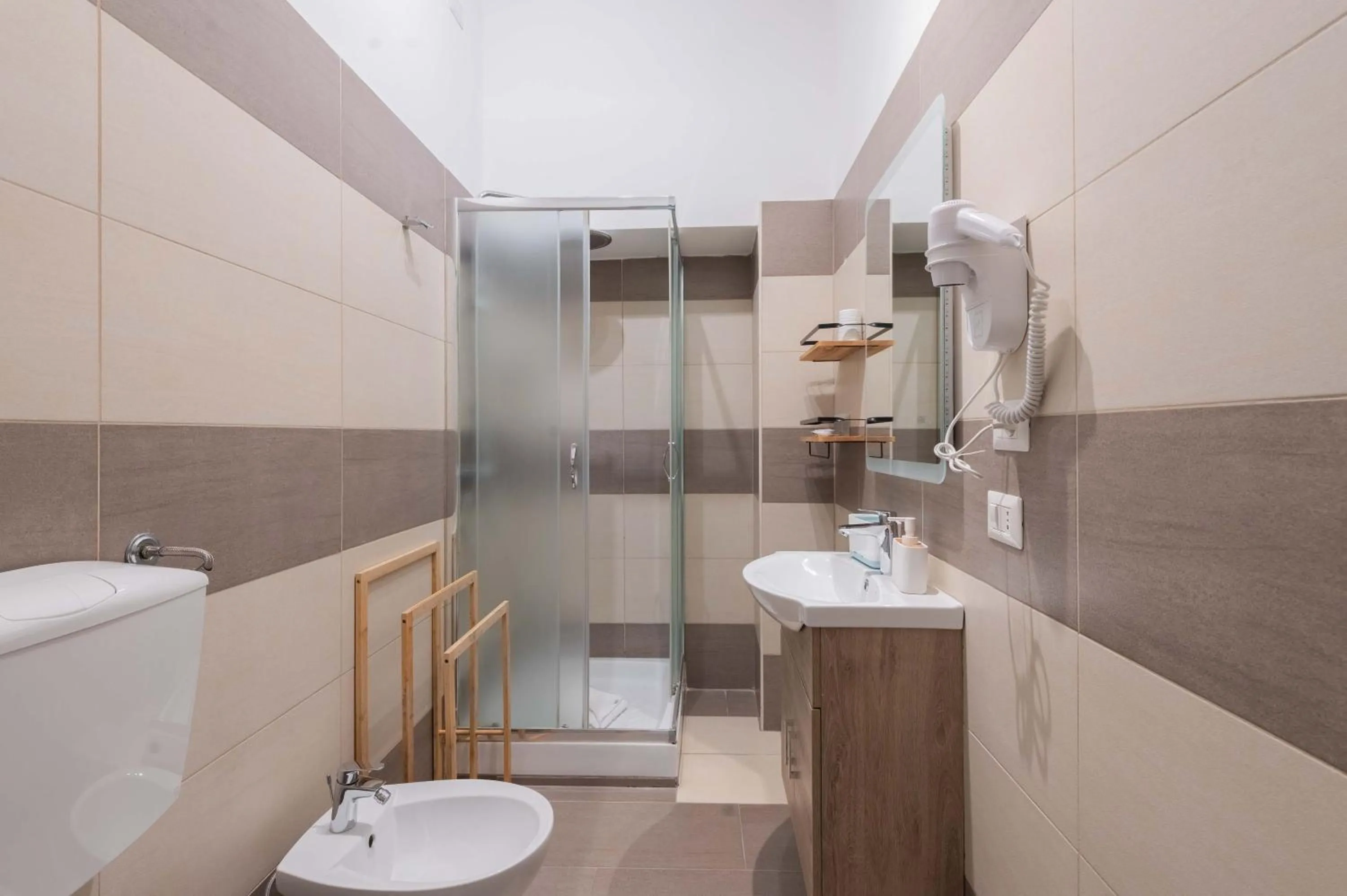 Shower in Rione Monti Suites