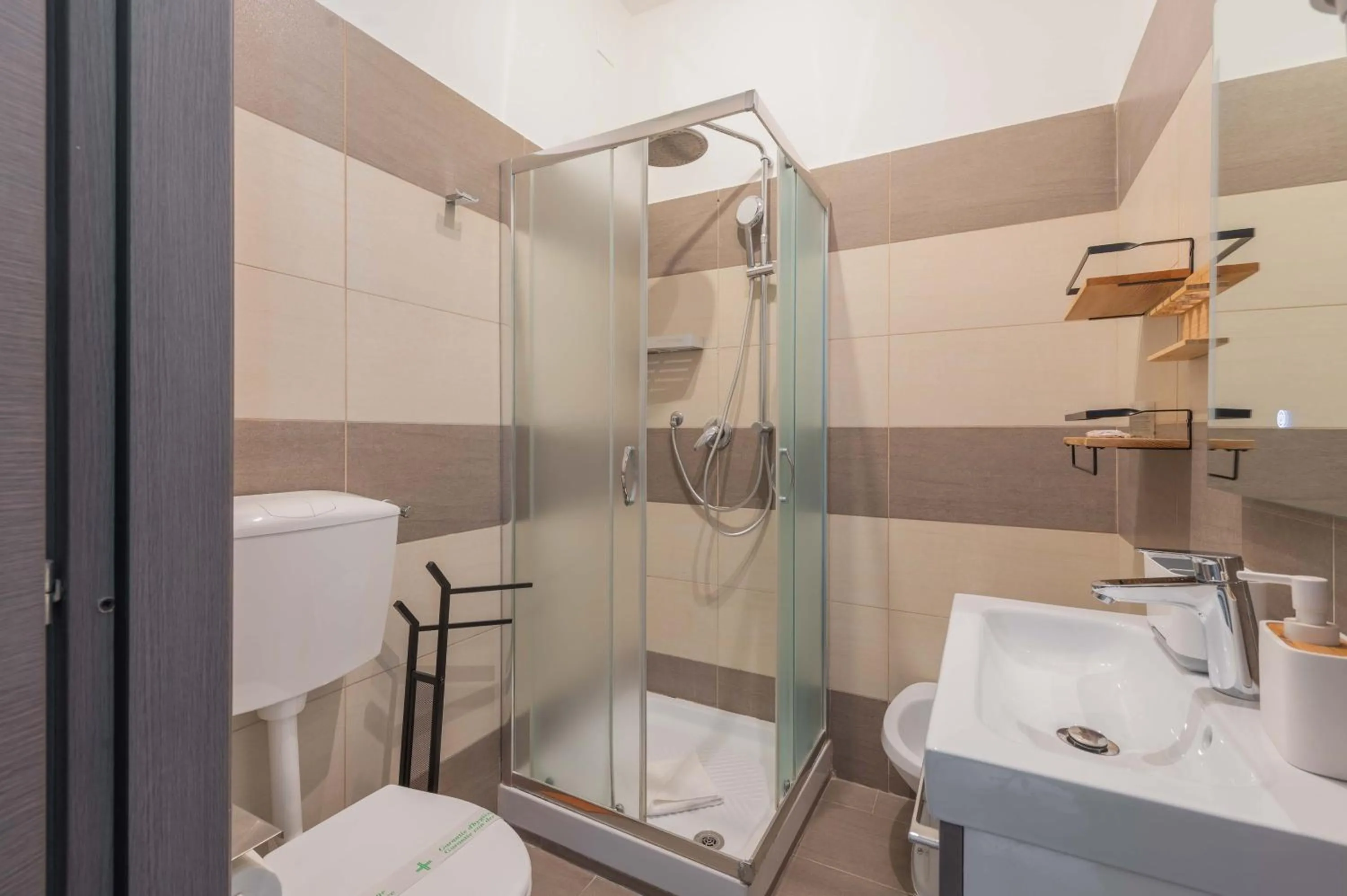 Bathroom in Rione Monti Suites