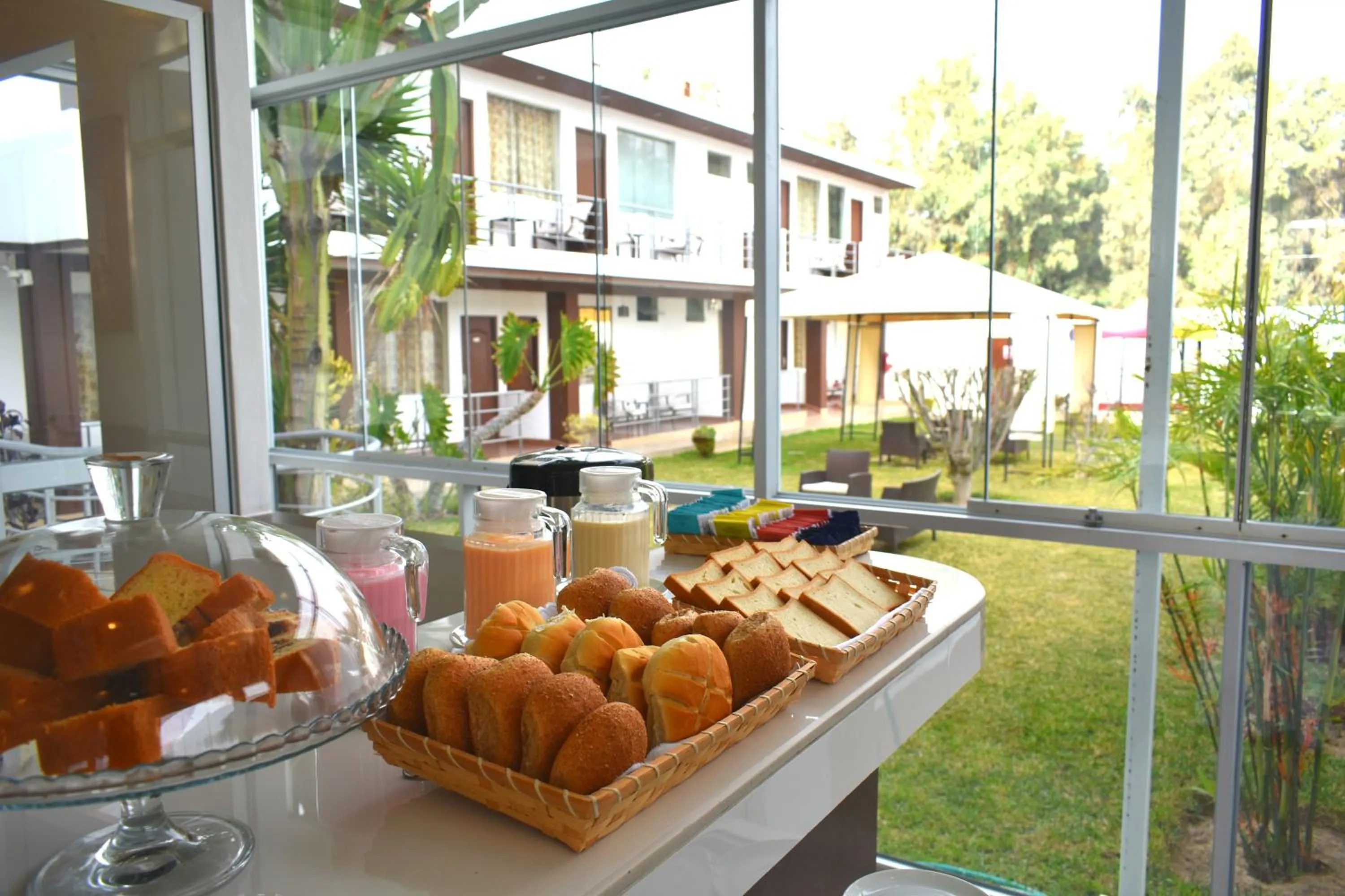 Breakfast in Hotel La Mansion