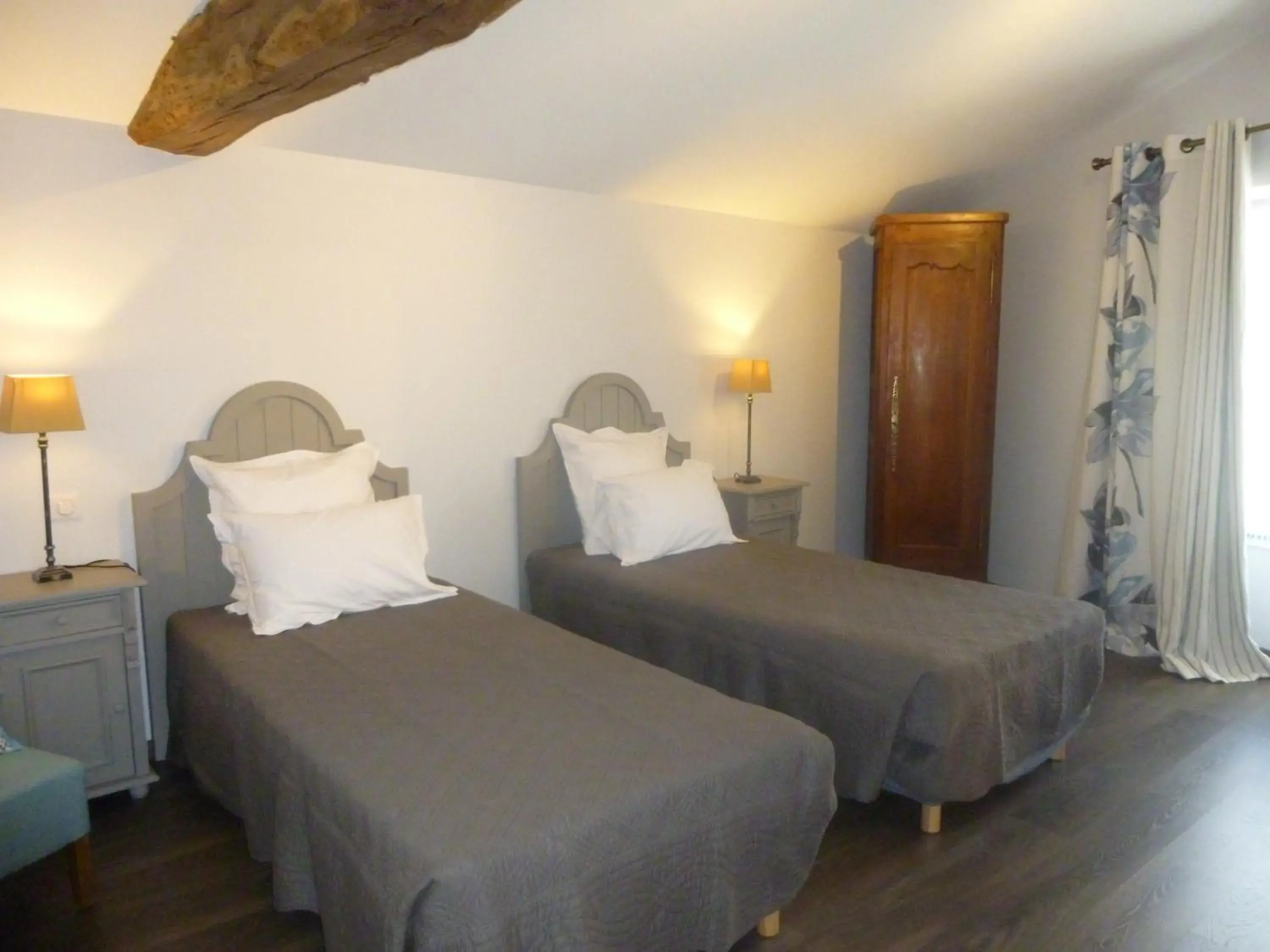Comfort Twin Room - single occupancy in Domaine du Fief aux Dames Comfort Twin Room - single occupancy in Domaine du Fief aux Dames