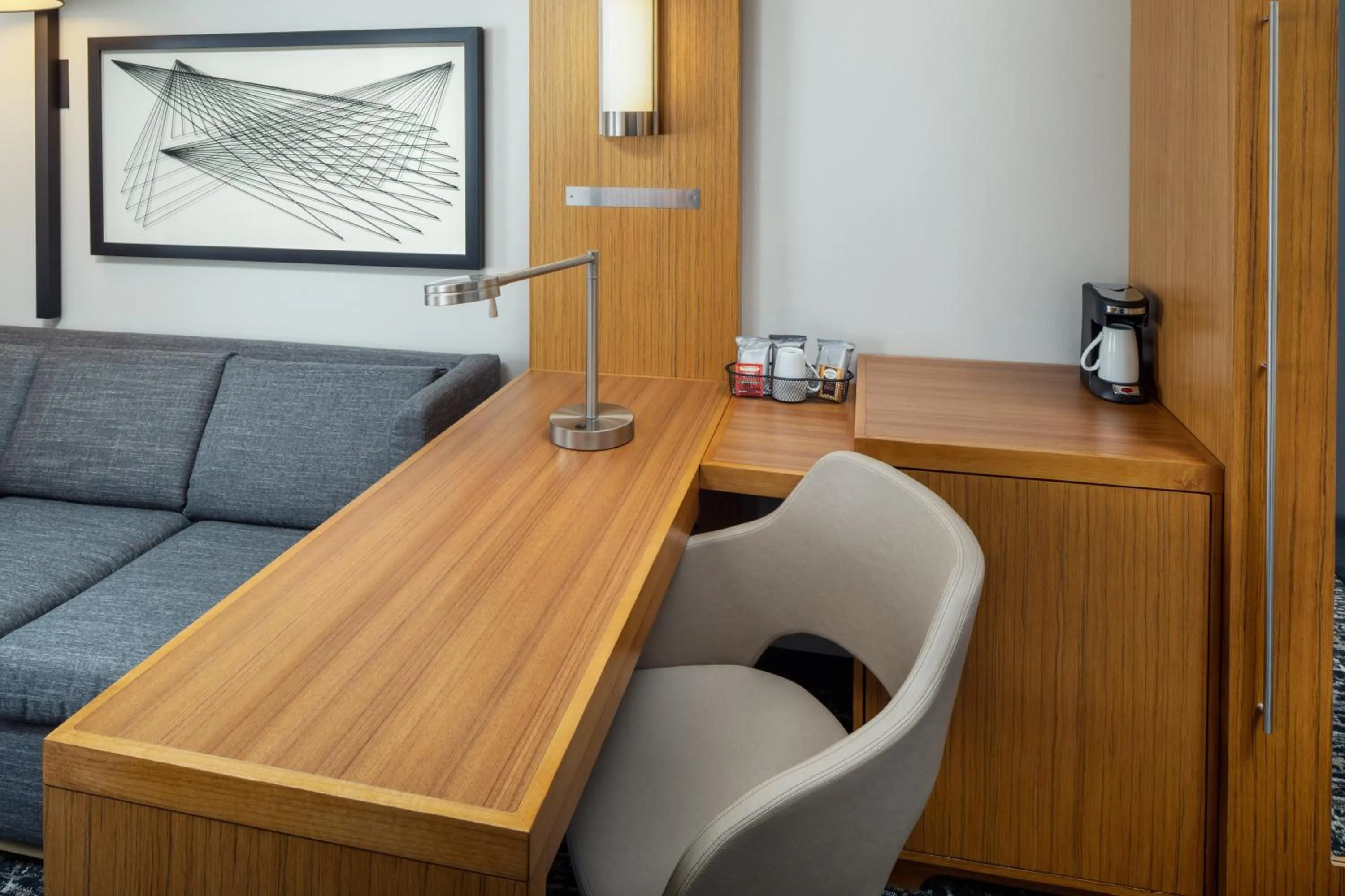 Living room in Hyatt Place Chicago Midway Airport