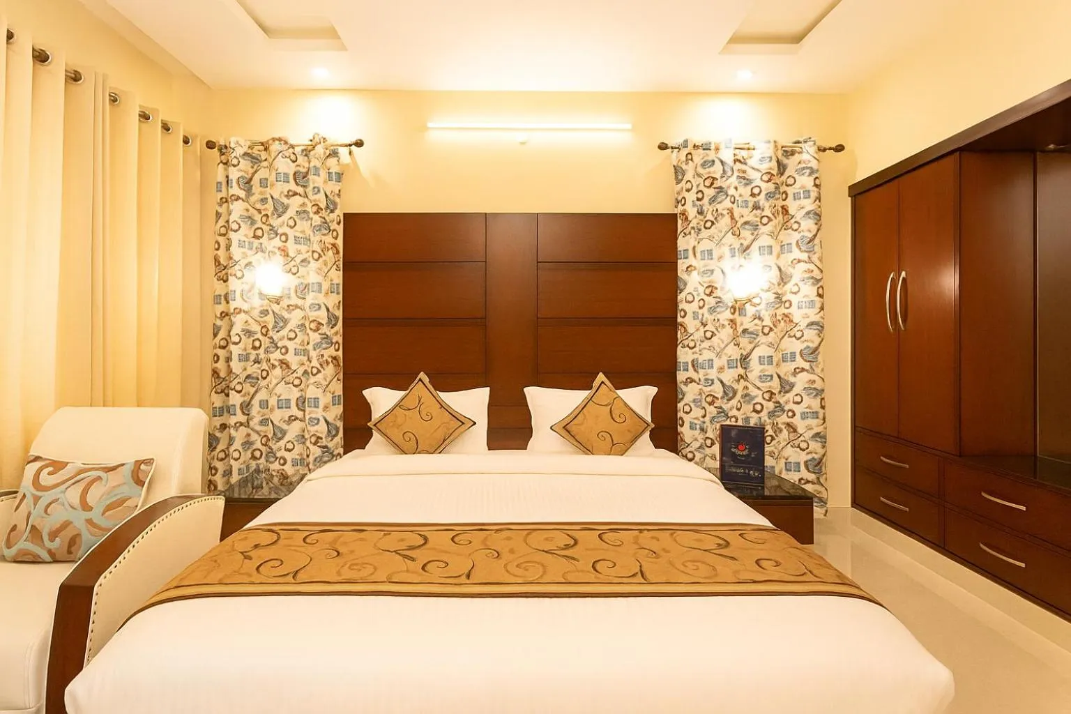 Bed in Hotel Winter Line Inn Near St Francis Monastery