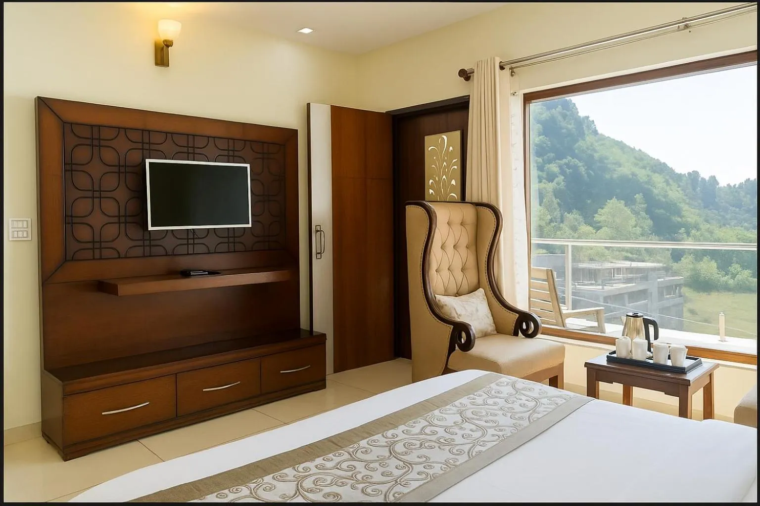 Bed in Hotel Winter Line Inn Near St Francis Monastery