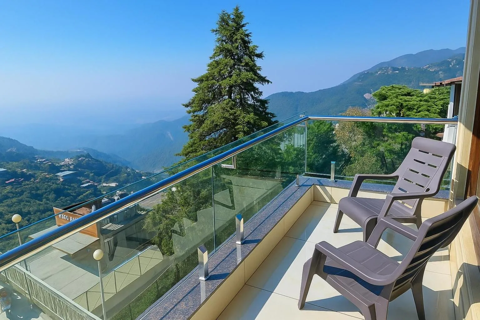 Day in Hotel Winter Line Inn Near St Francis Monastery